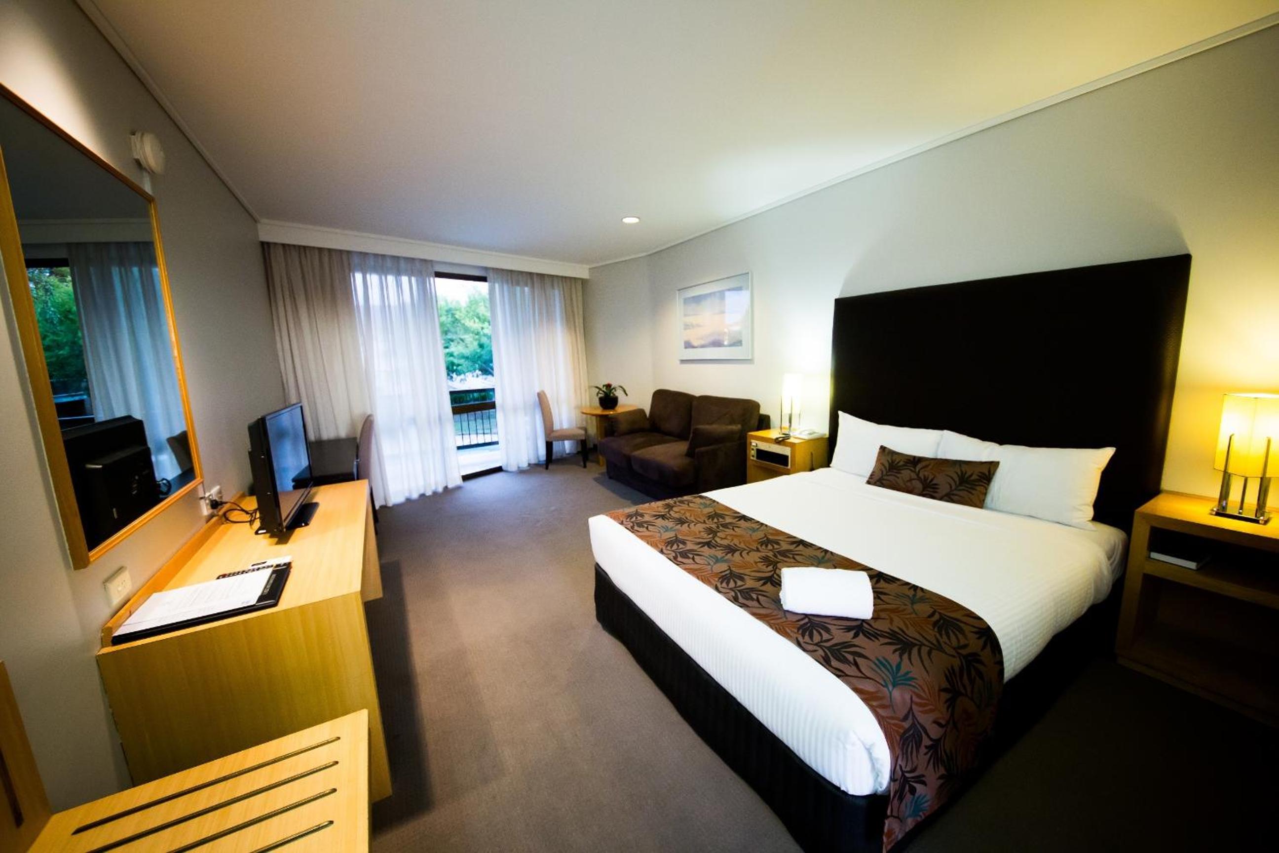 Executive Room - Photo 5