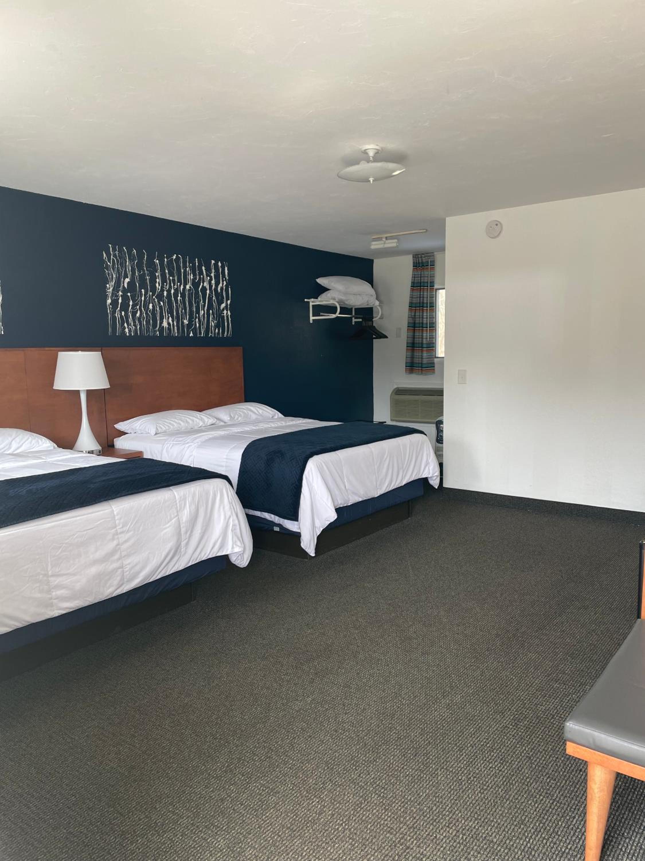 Deluxe Queen Room with Two Queen Beds photo 1