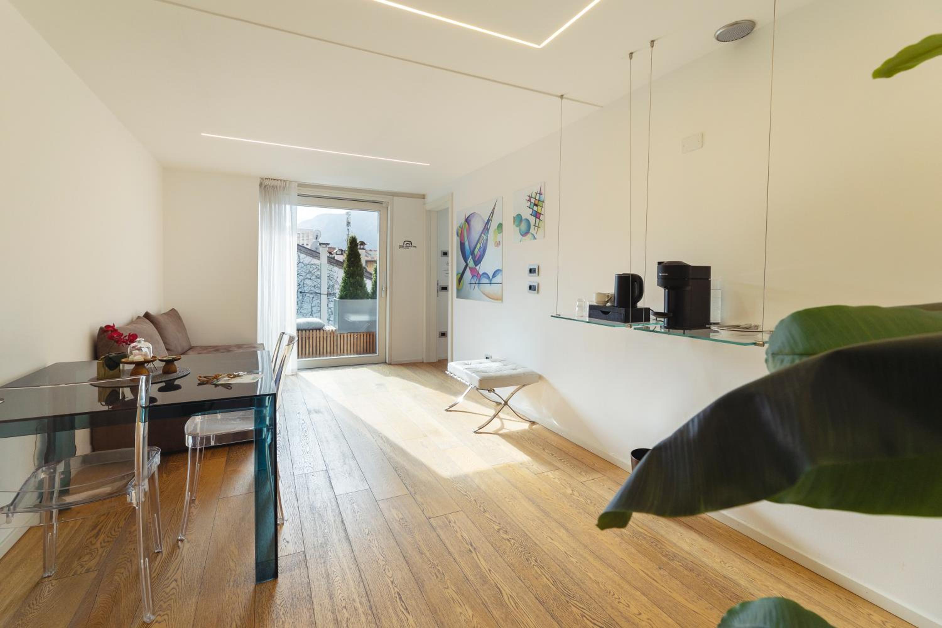 Suite with Balcony - Photo 15