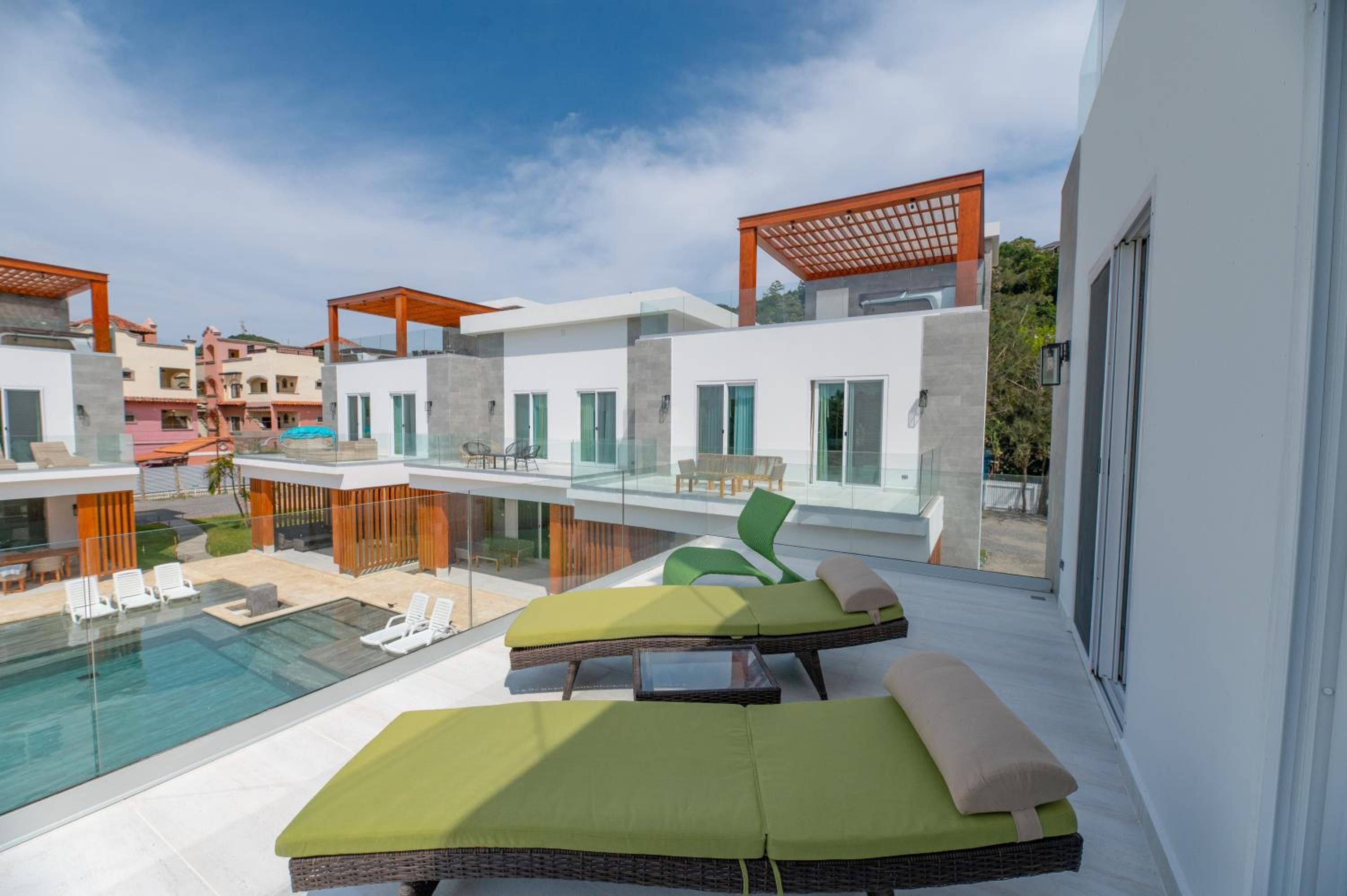 Three-Bedroom Villa photo 1