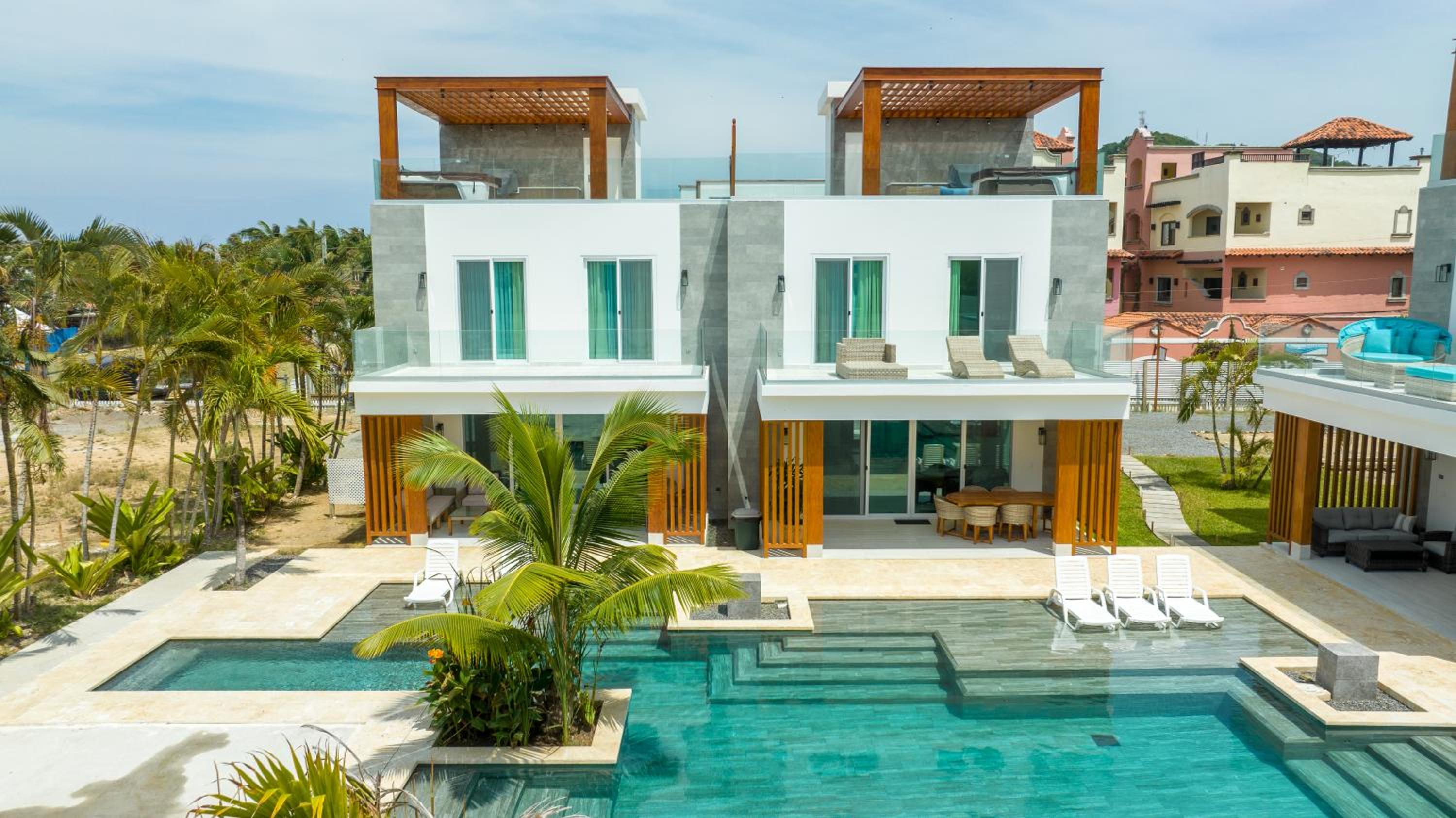 Three-Bedroom Villa photo 1