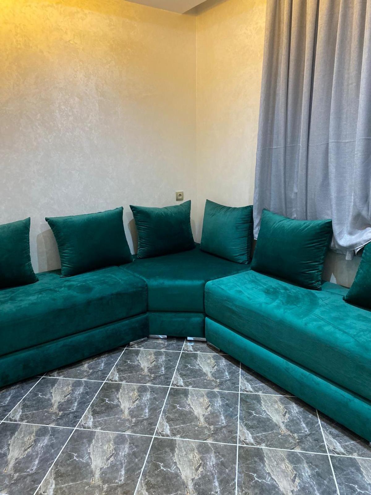 One-Bedroom Apartment with Balcony and Sea View photo 3