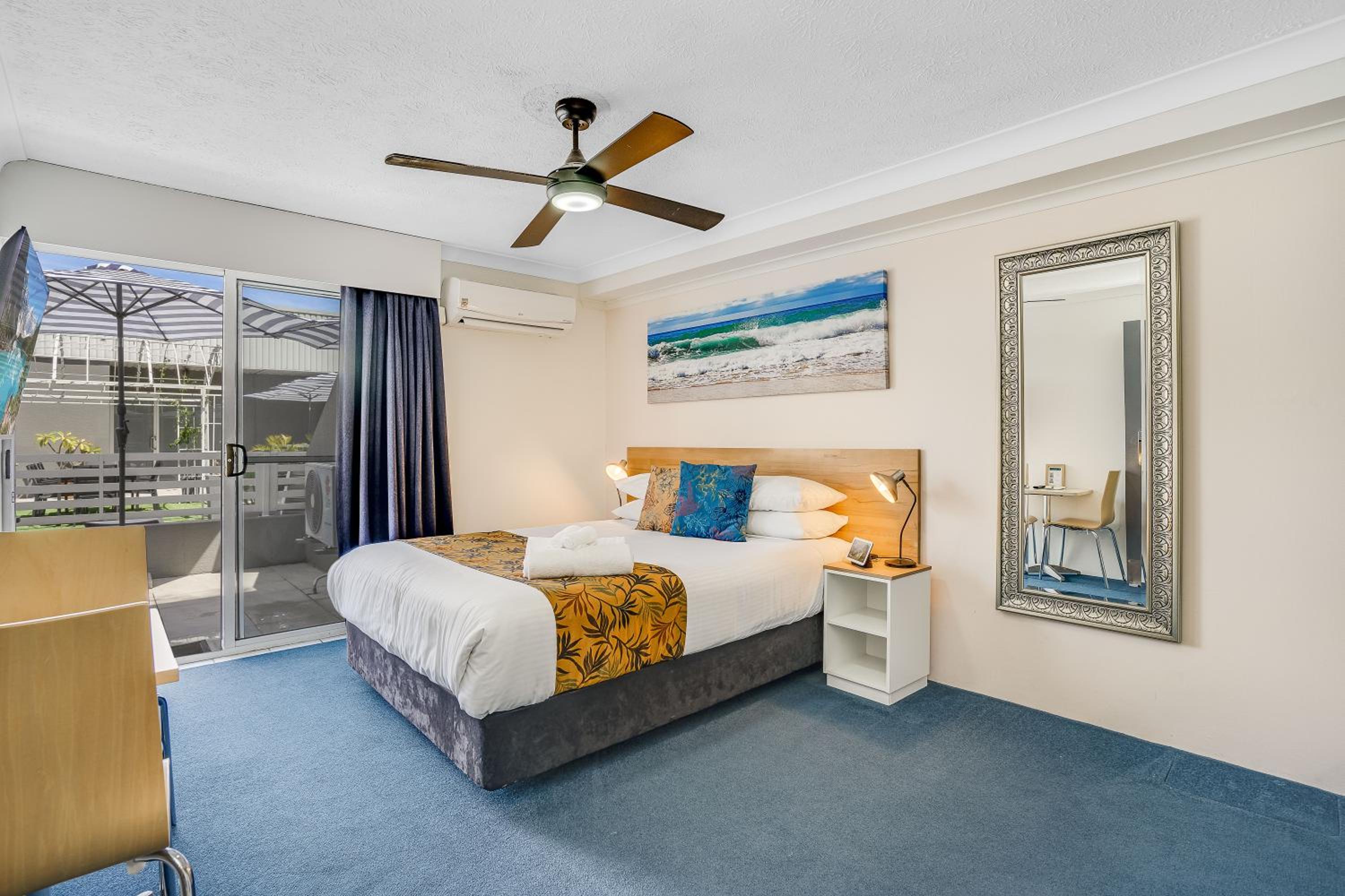 Standard Queen Room photo 2