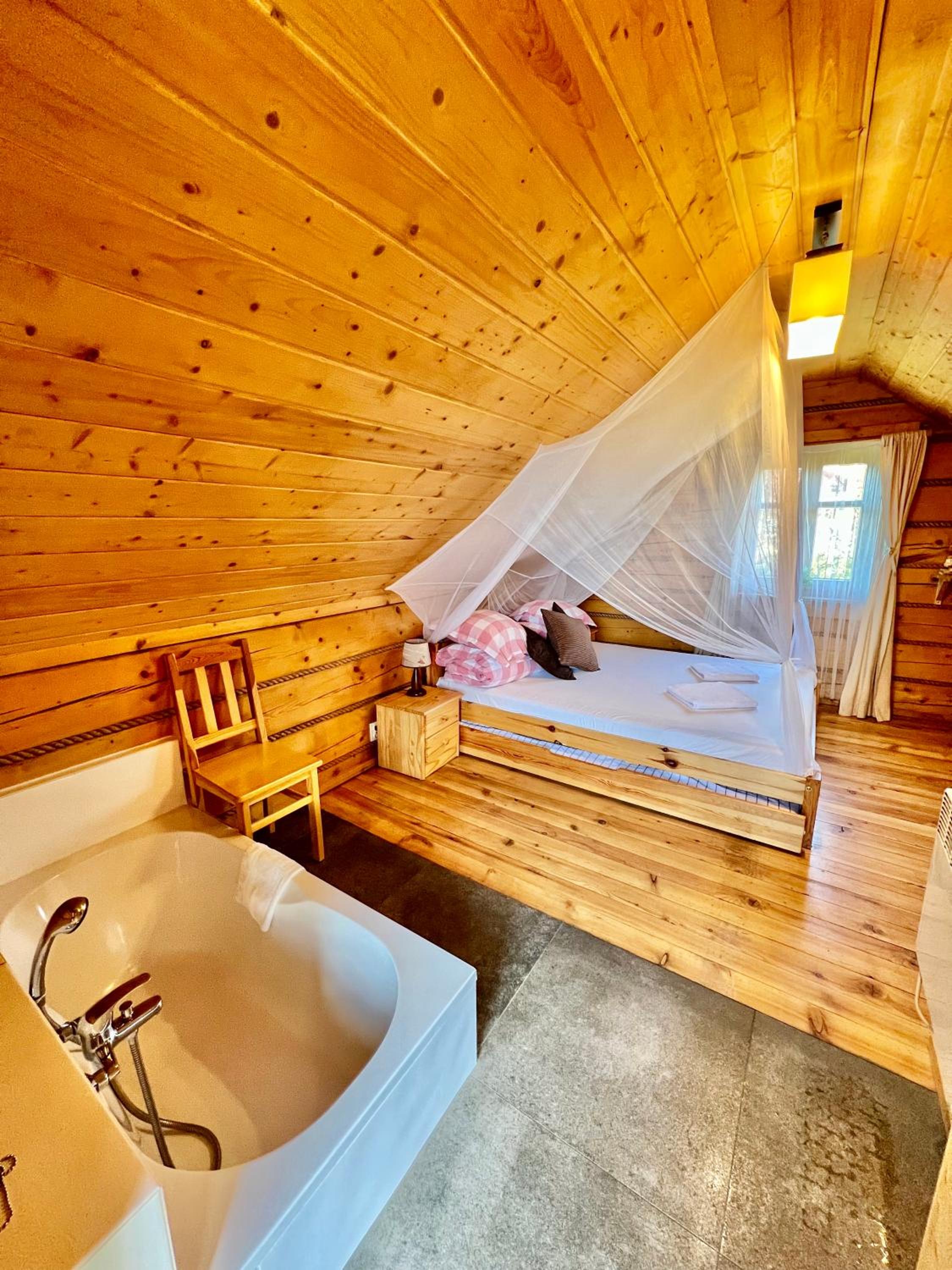 One-Bedroom Apartment - Photo 1