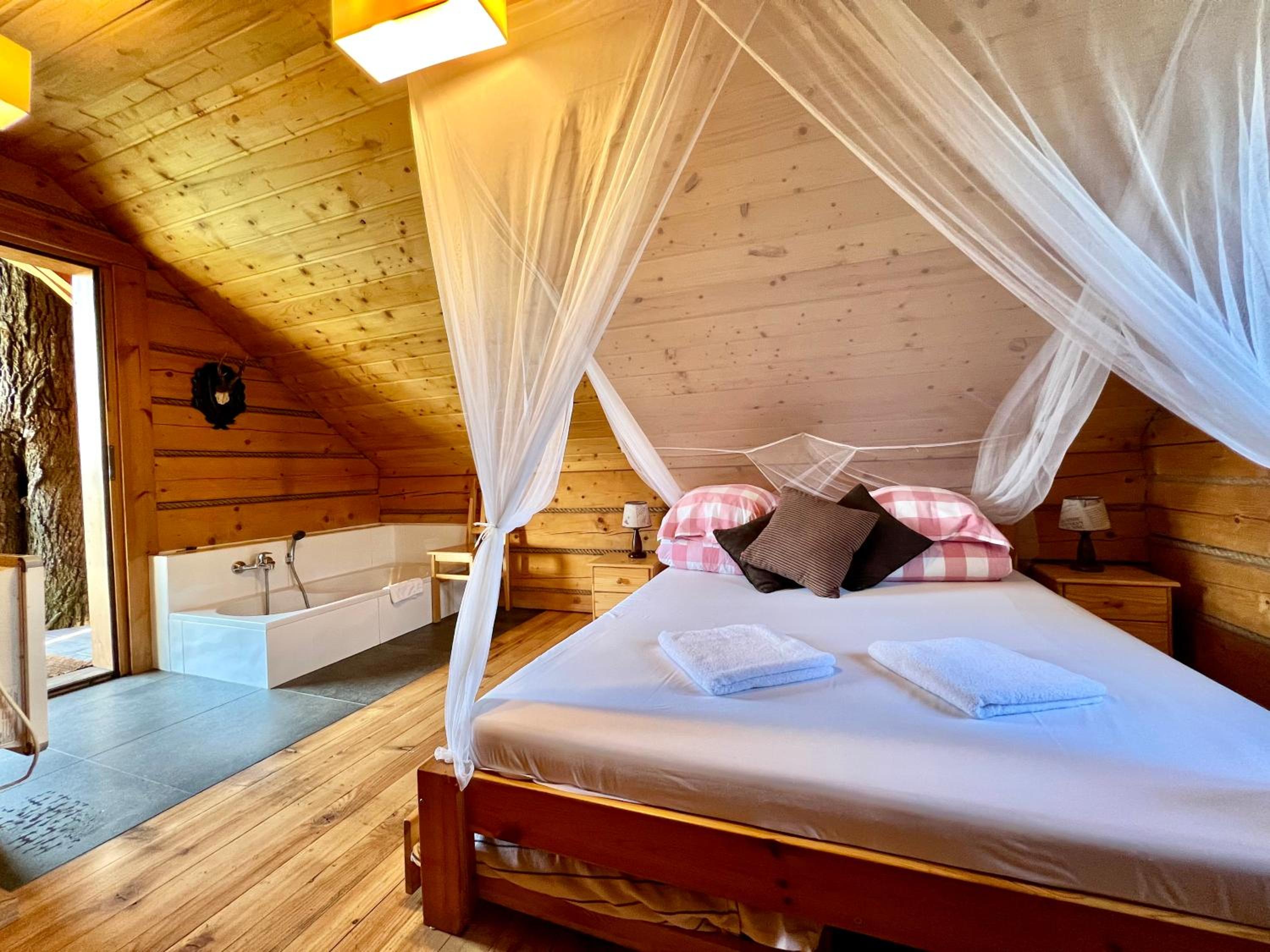 One-Bedroom Apartment - Photo 9