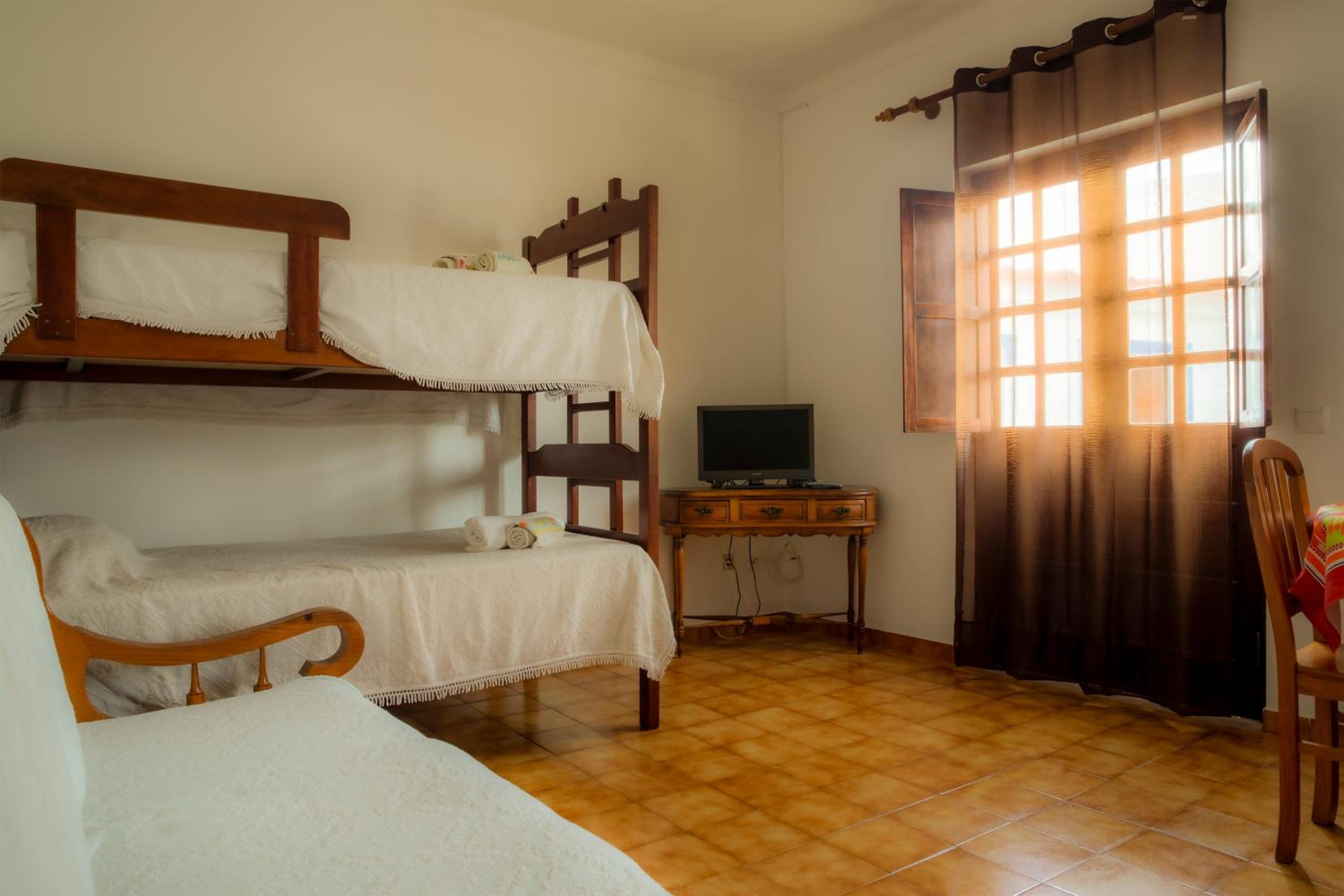 One-Bedroom House - Photo 6