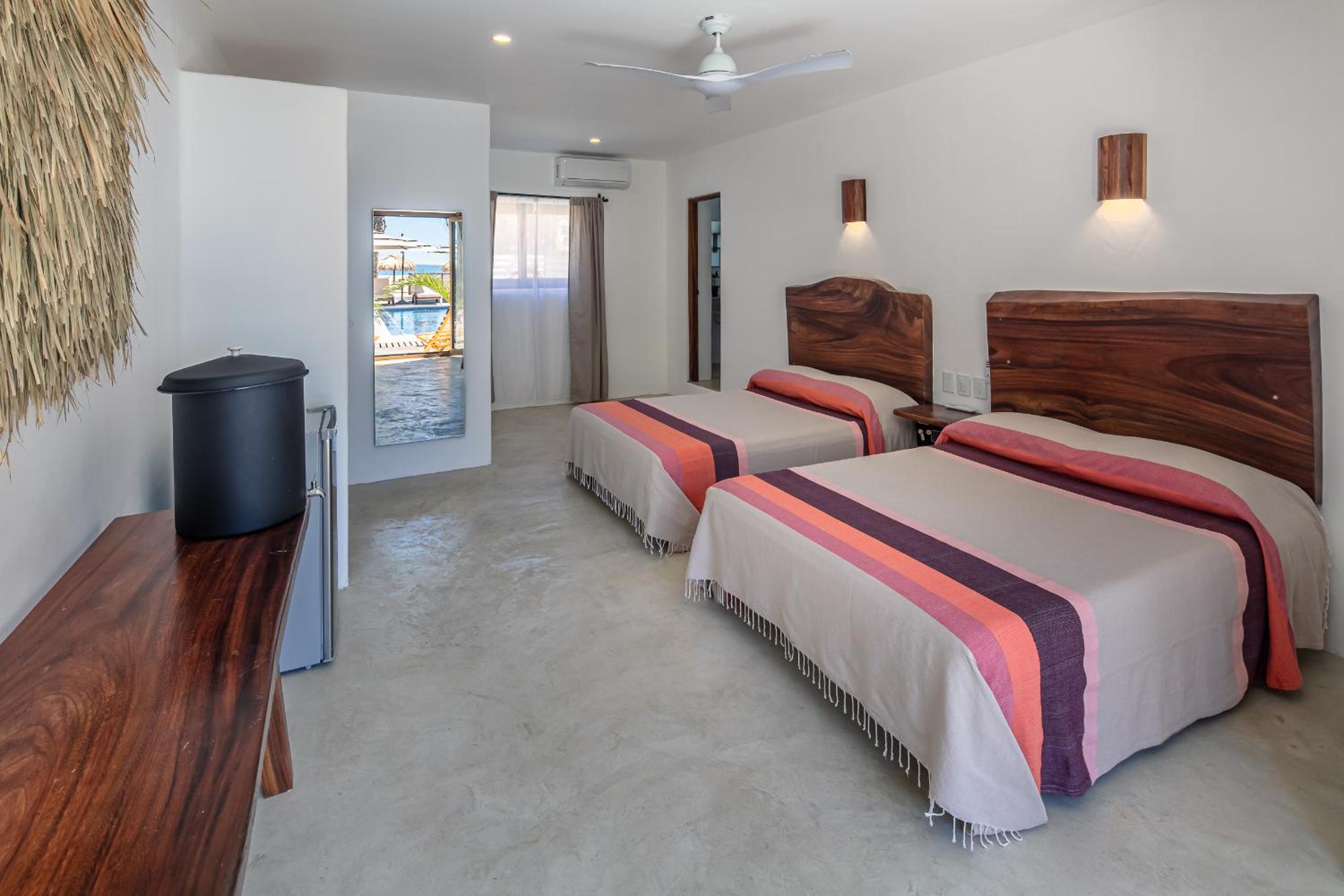 Deluxe Twin Room - Photo 2