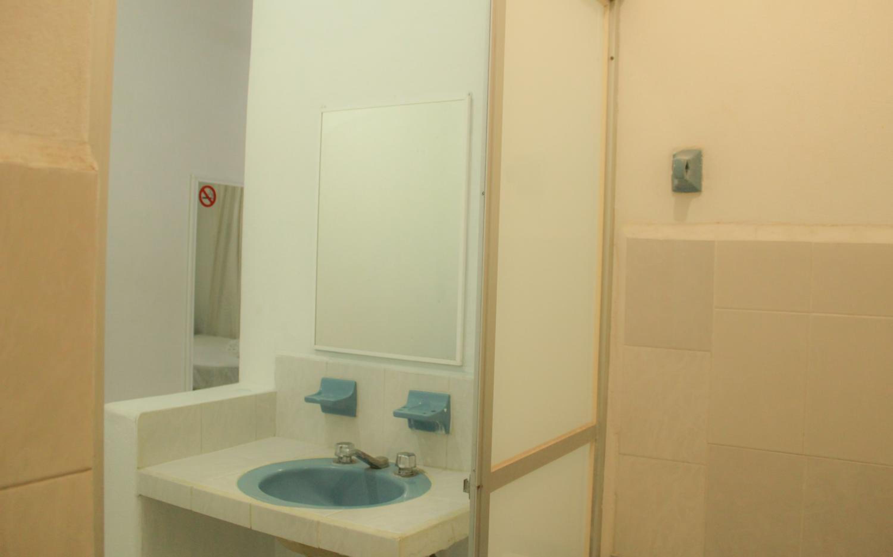 Standard Double Room with Fan - Photo 6