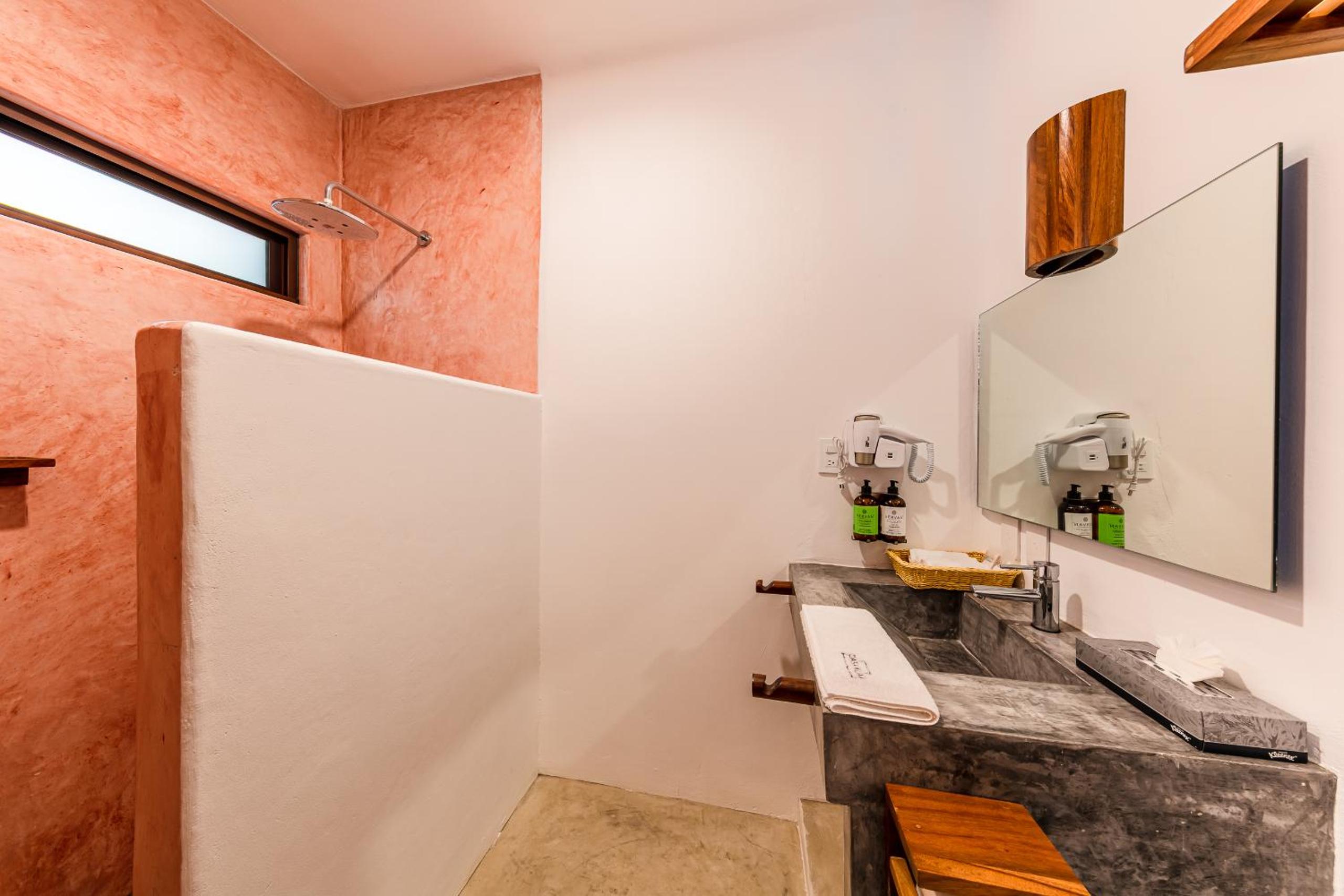 Double Room - Photo 6
