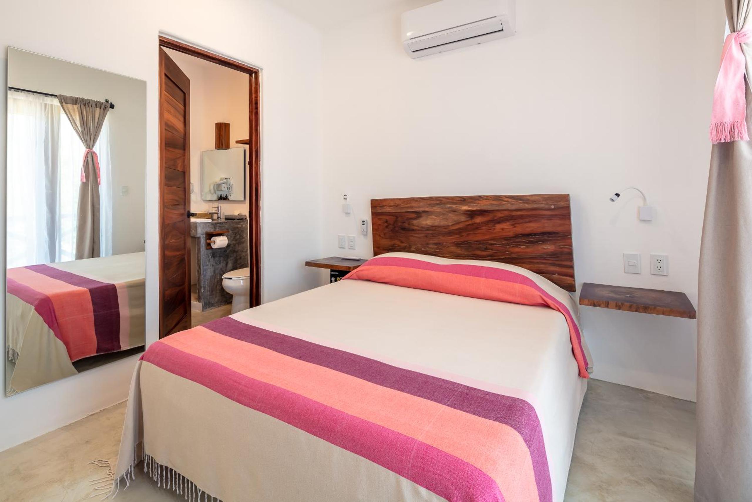 Double Room - Photo 5