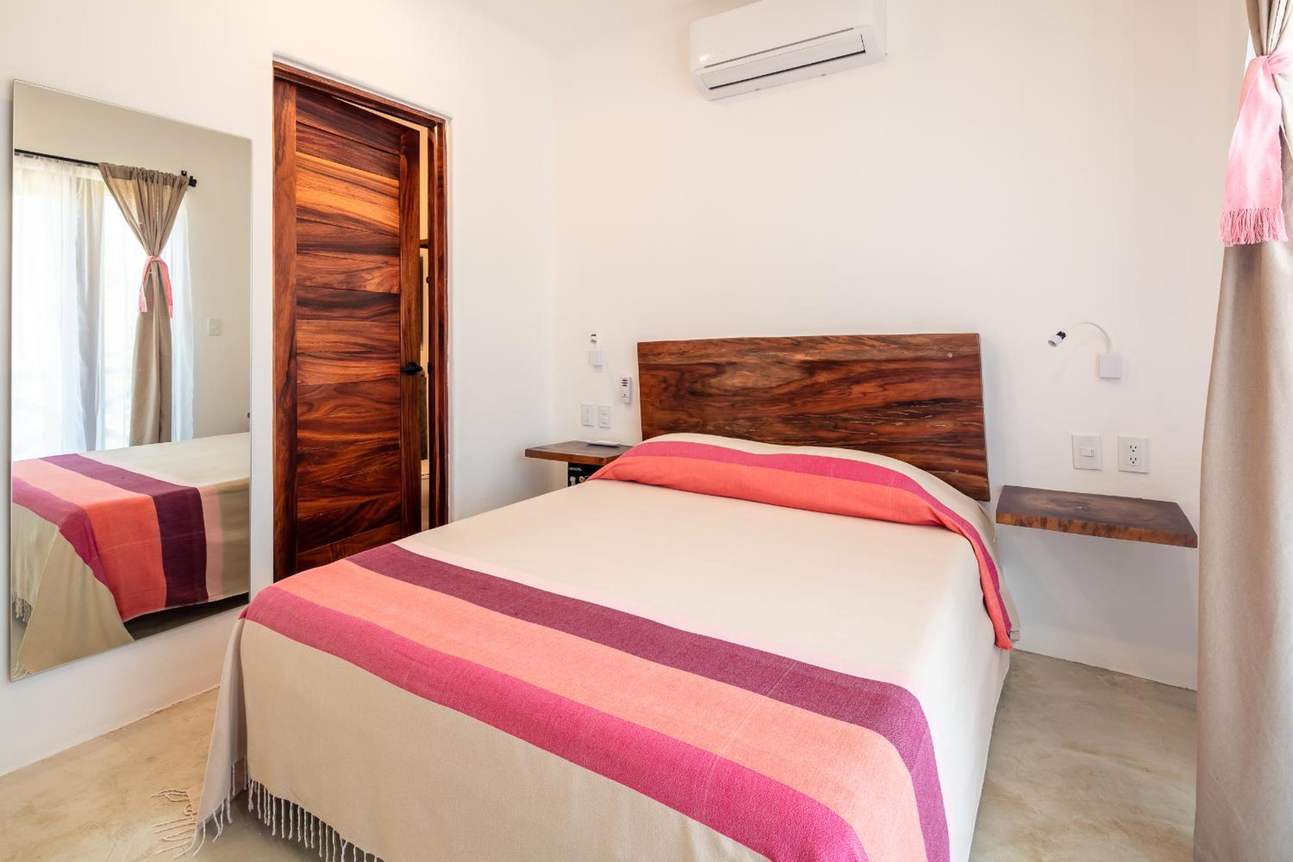 Double Room - Photo 4