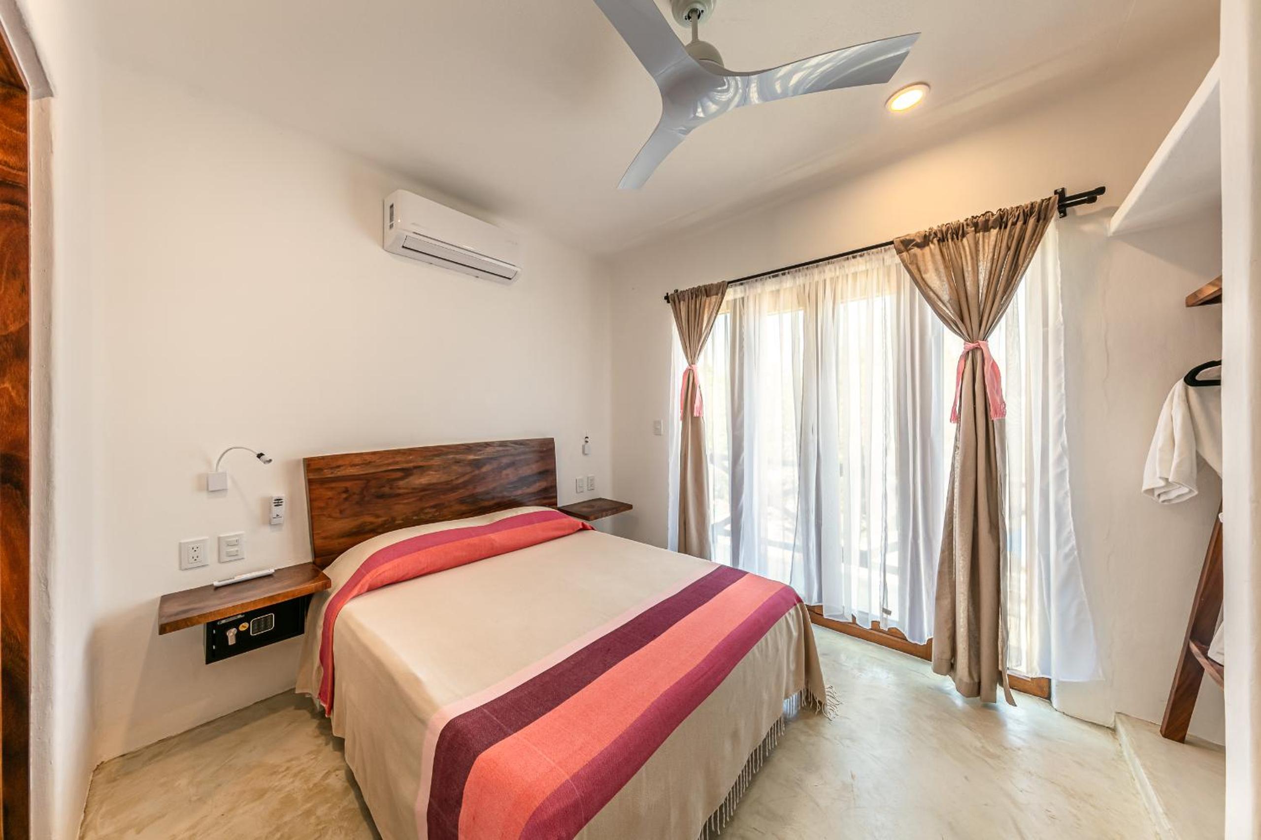 Double Room - Photo 2