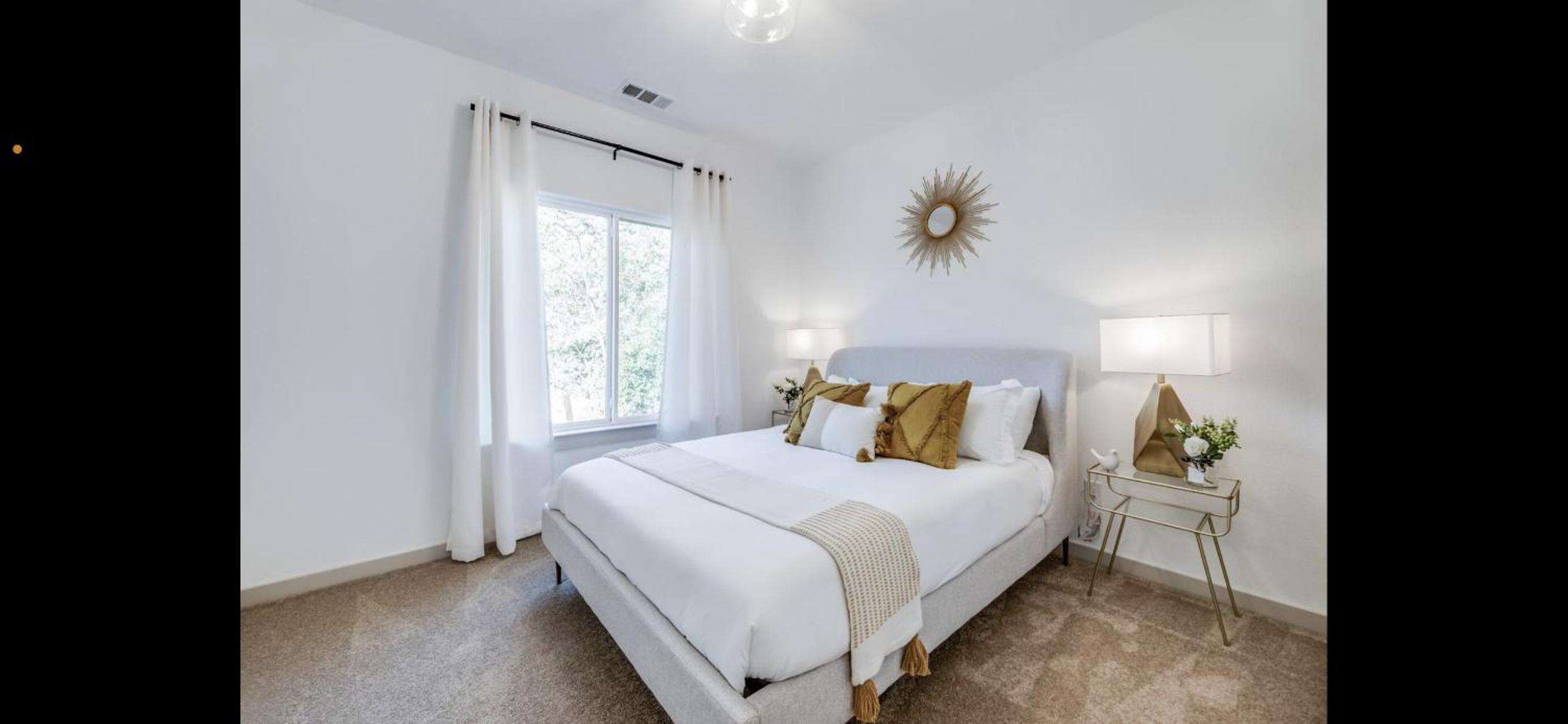 Three-Bedroom Townhouse - Photo 6