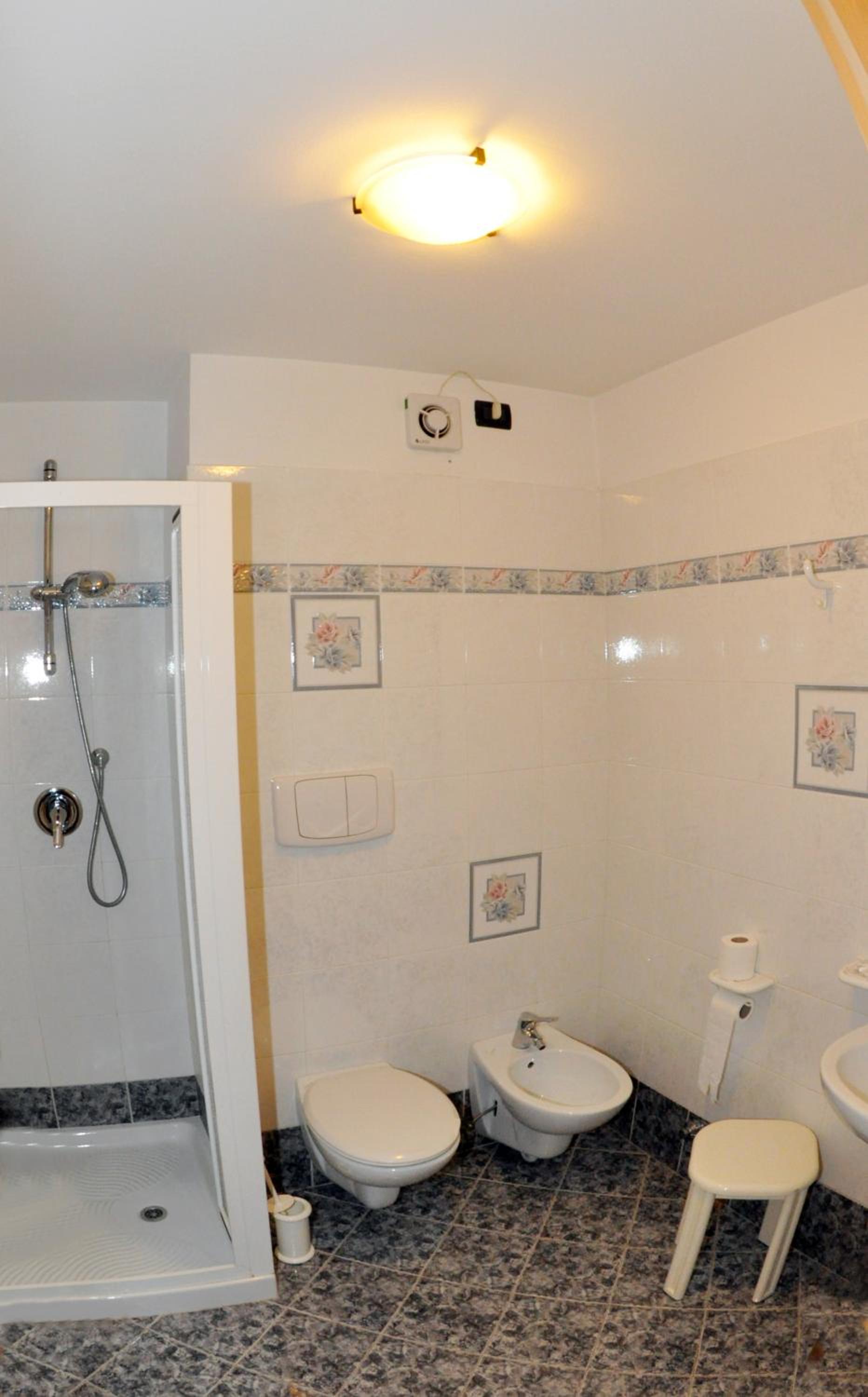Double Room with Private External Bathroom - Annex photo 2
