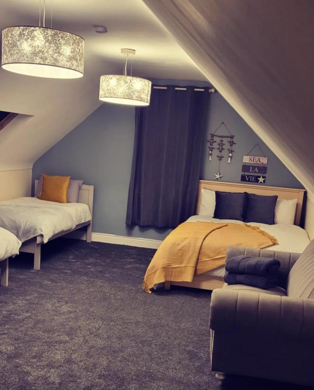 One-Bedroom Apartment - Photo 3