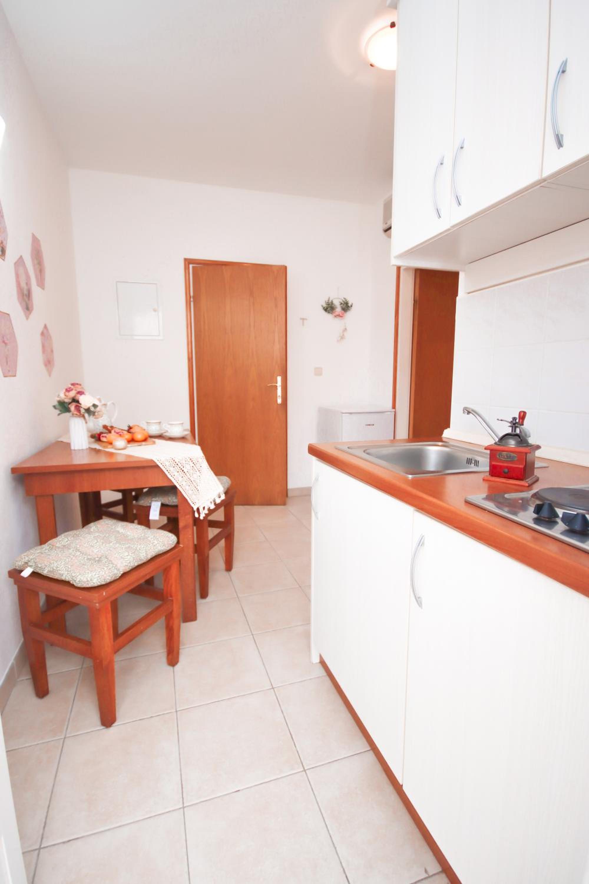 One-Bedroom Apartment - Photo 25