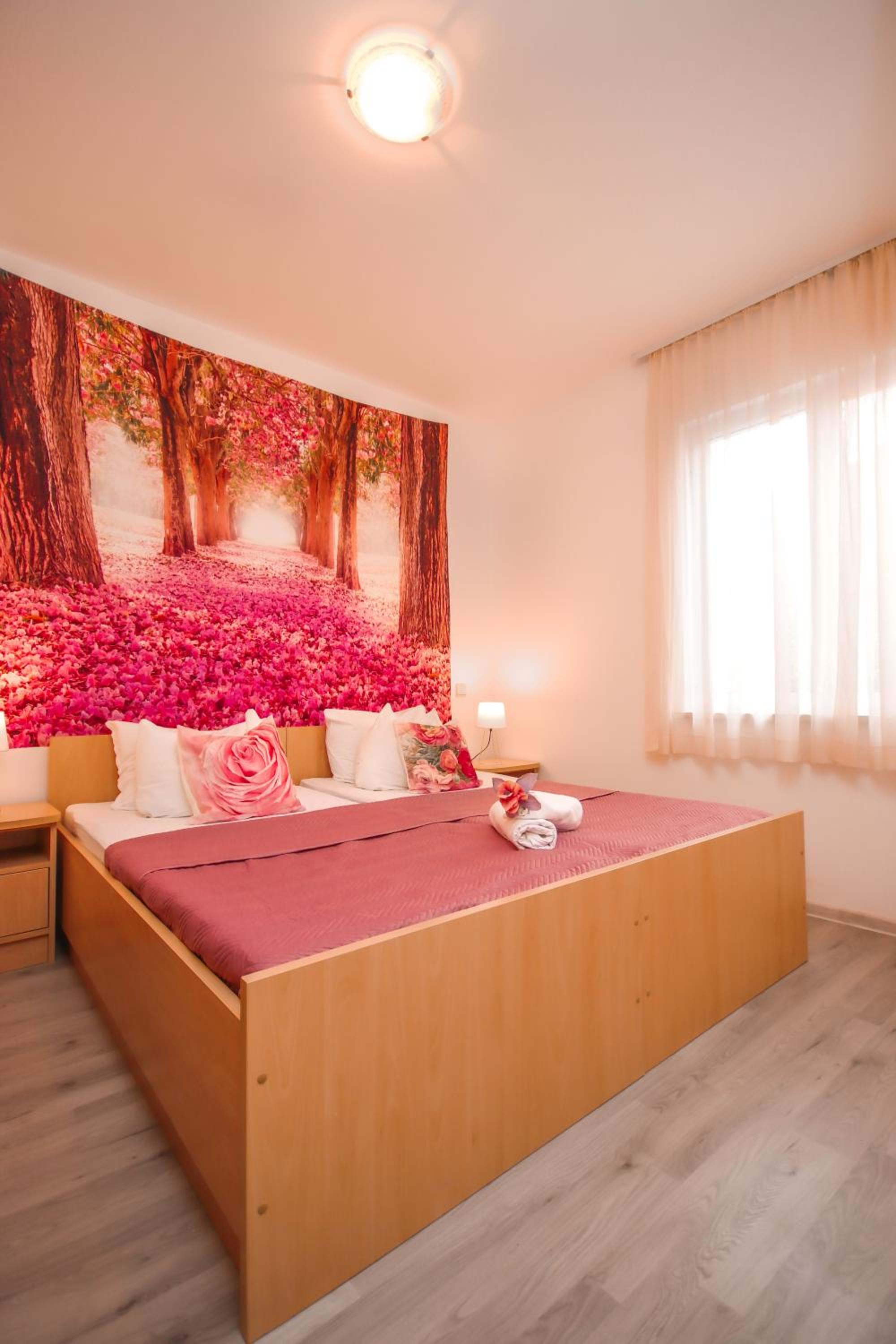 One-Bedroom Apartment - Photo 6