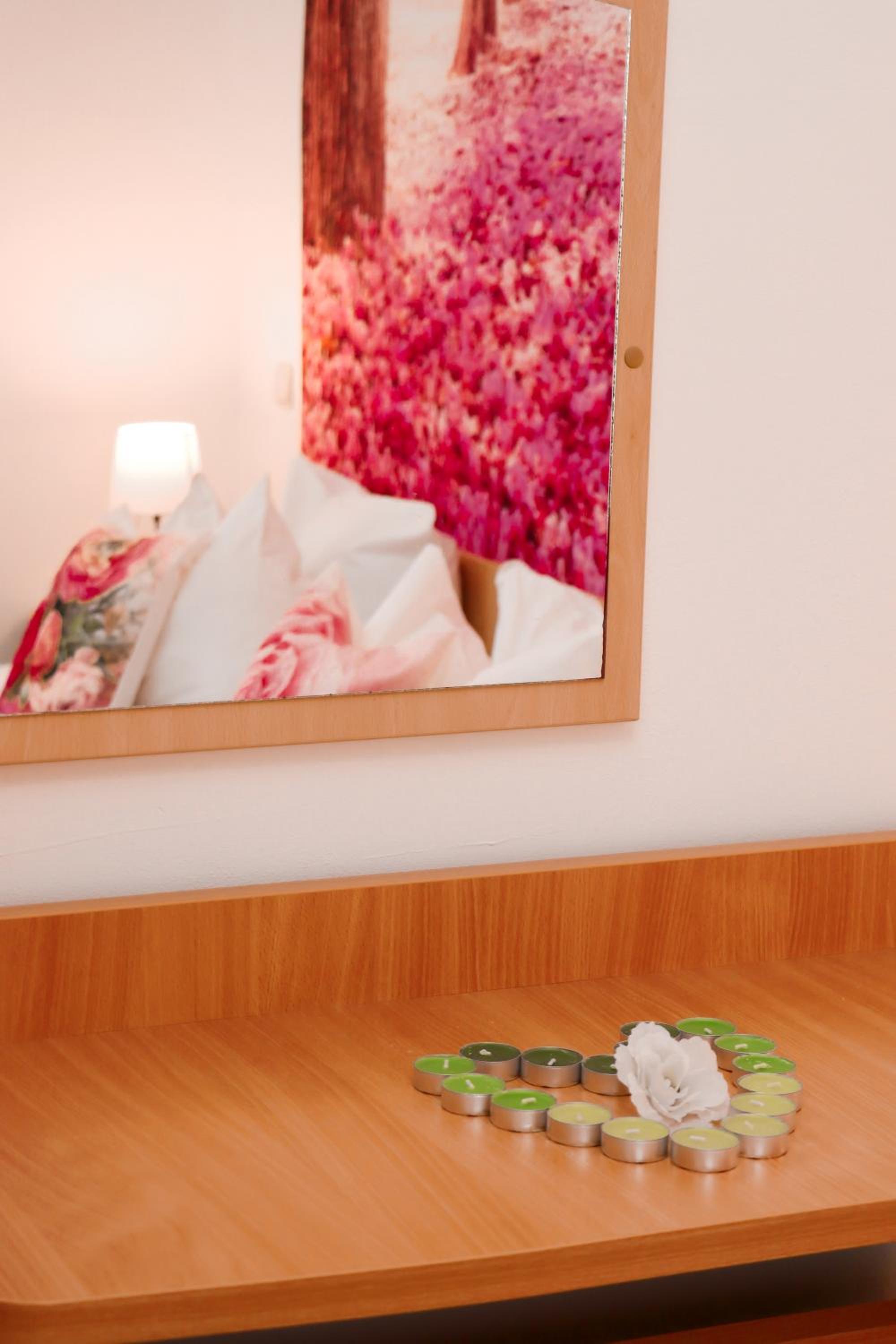 One-Bedroom Apartment - Photo 12
