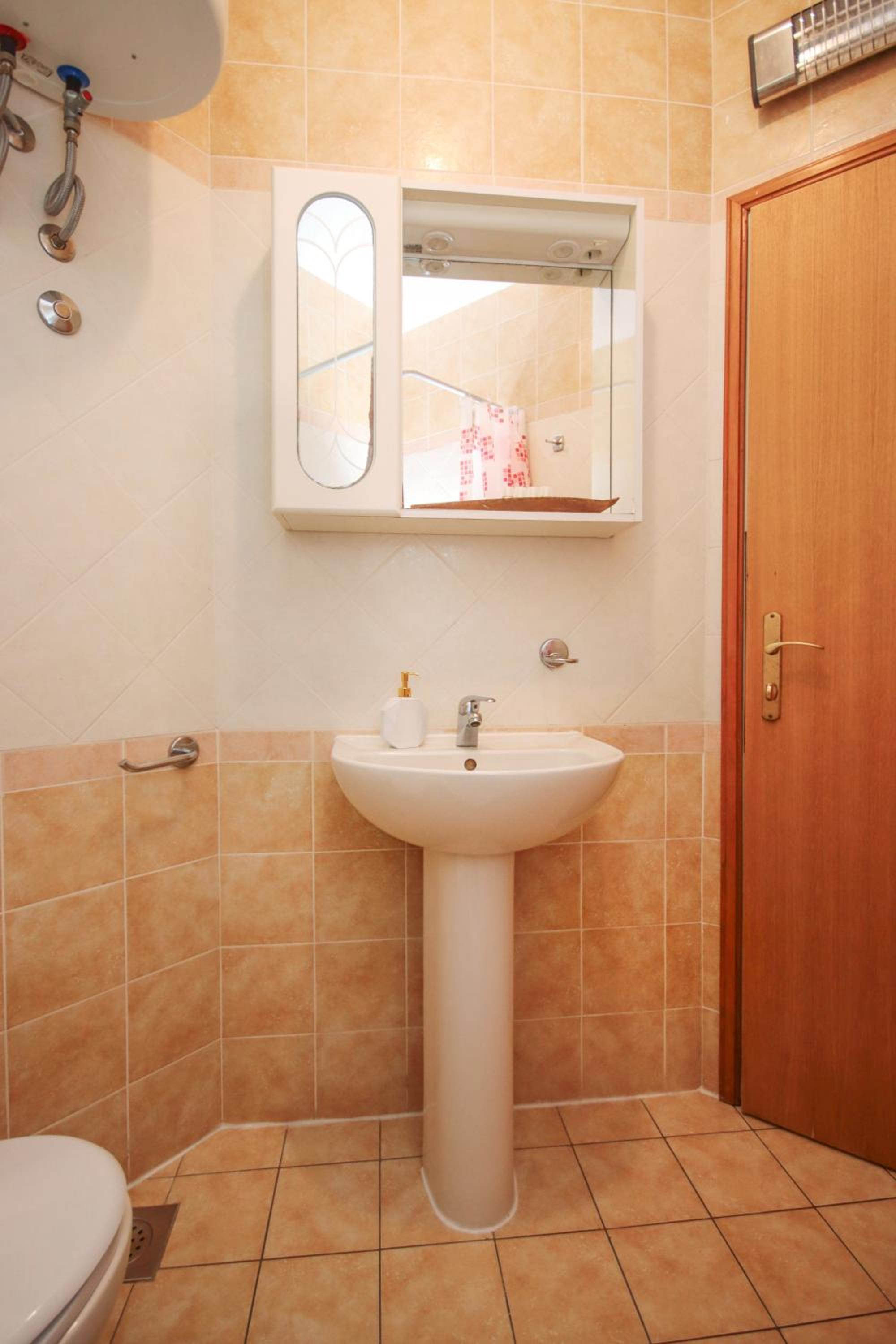One-Bedroom Apartment - Photo 13