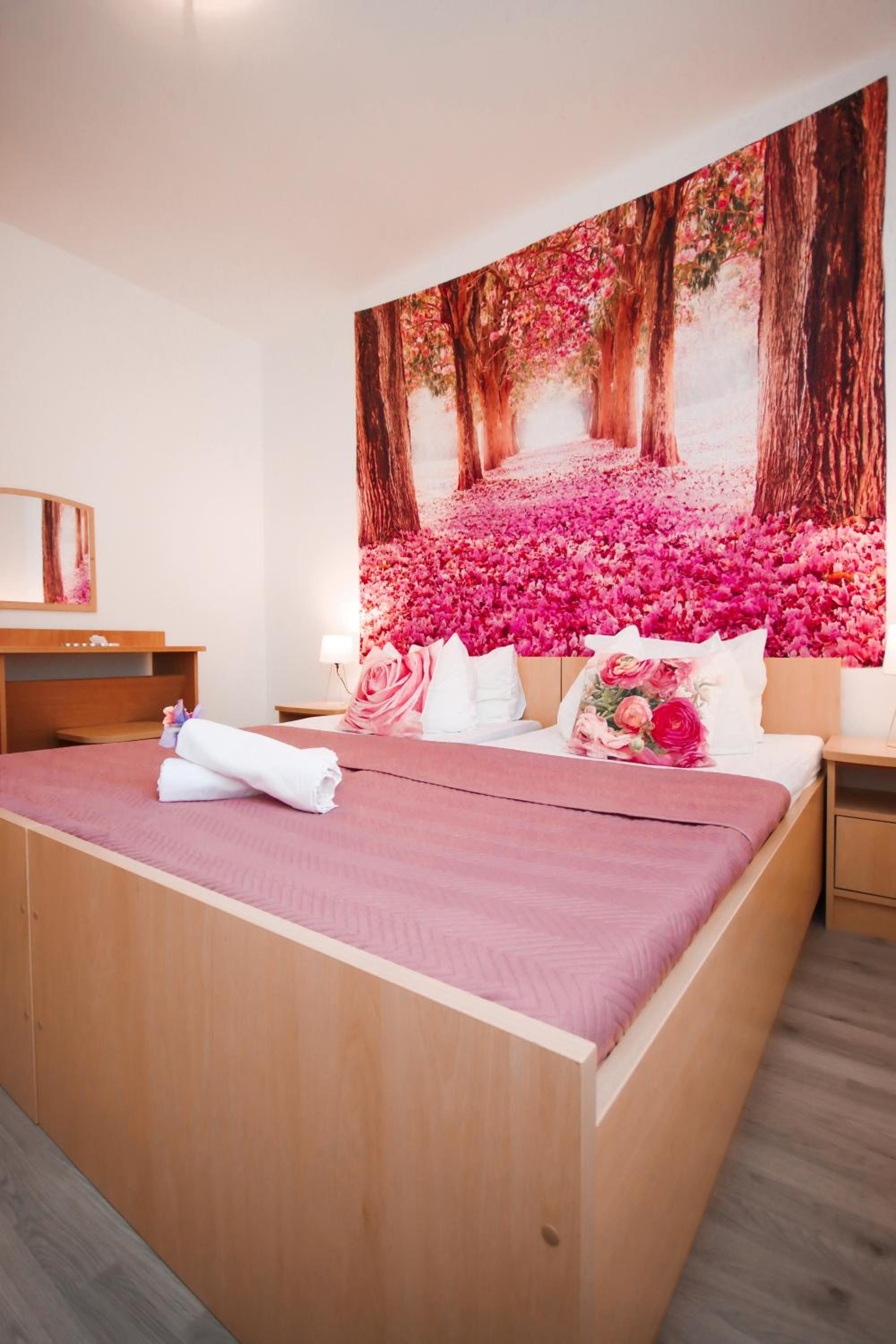 One-Bedroom Apartment - Photo 41