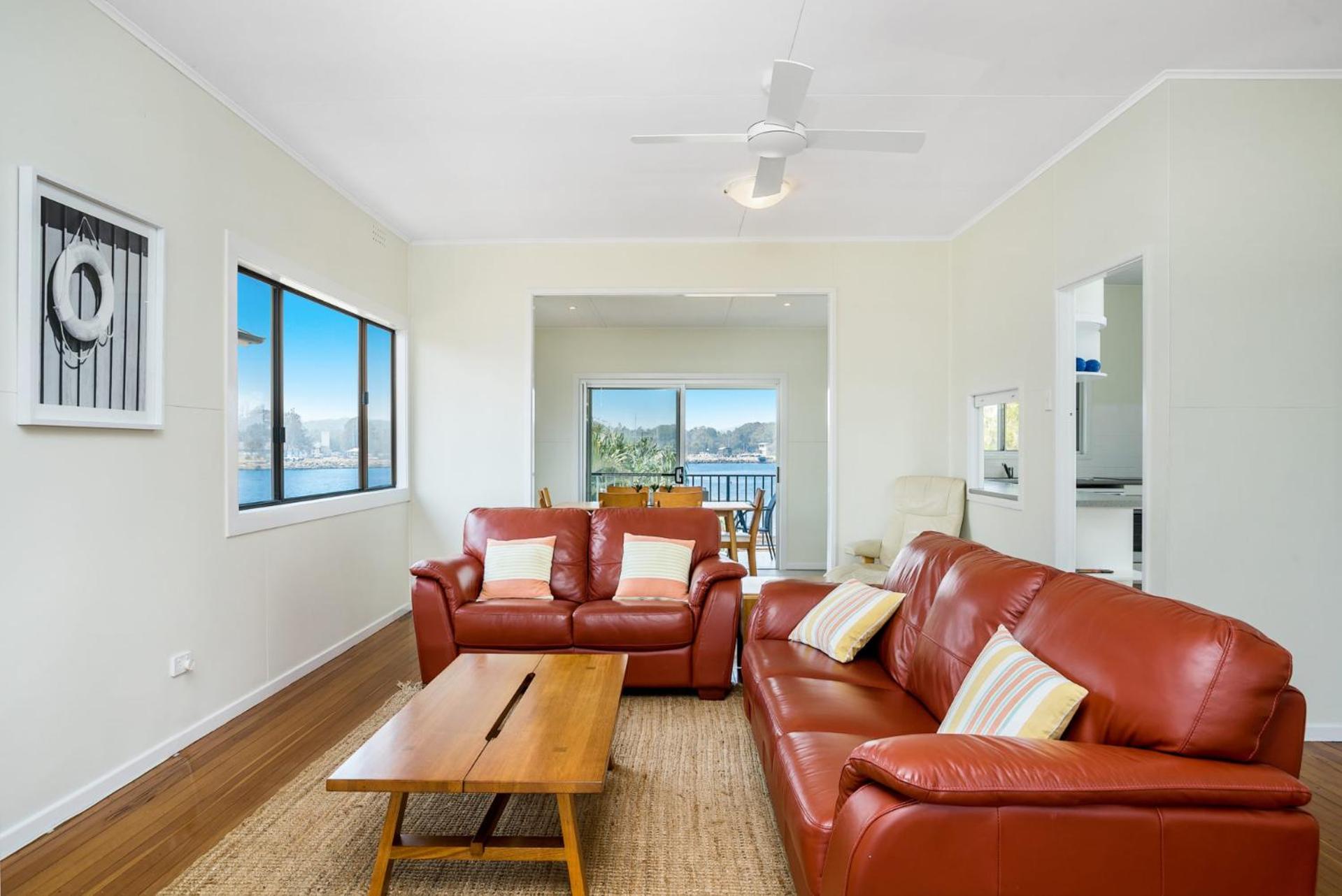Three-Bedroom Apartment photo 1