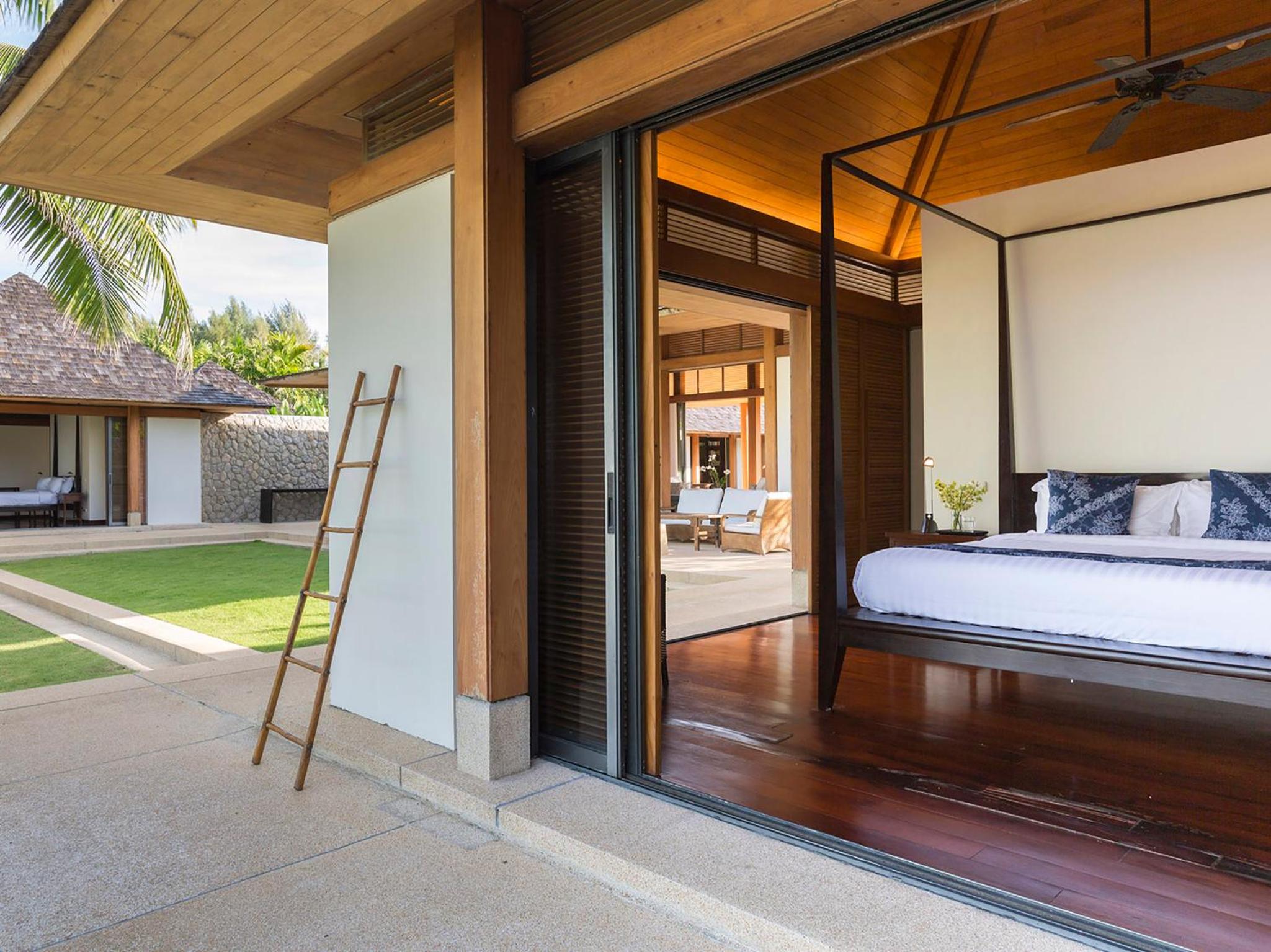 Villa with Sea View photo 1