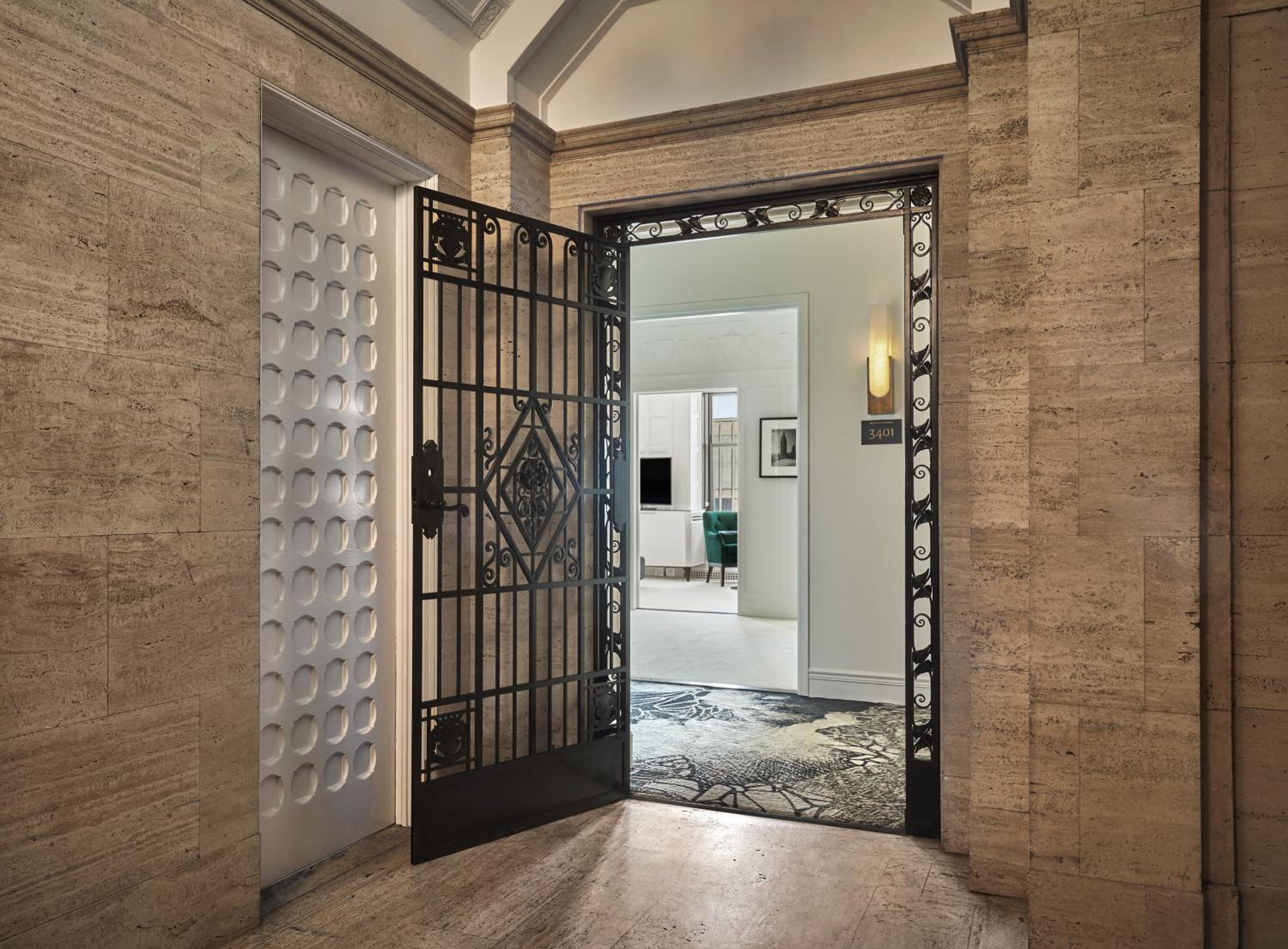 Carbon Suite - Photo 2