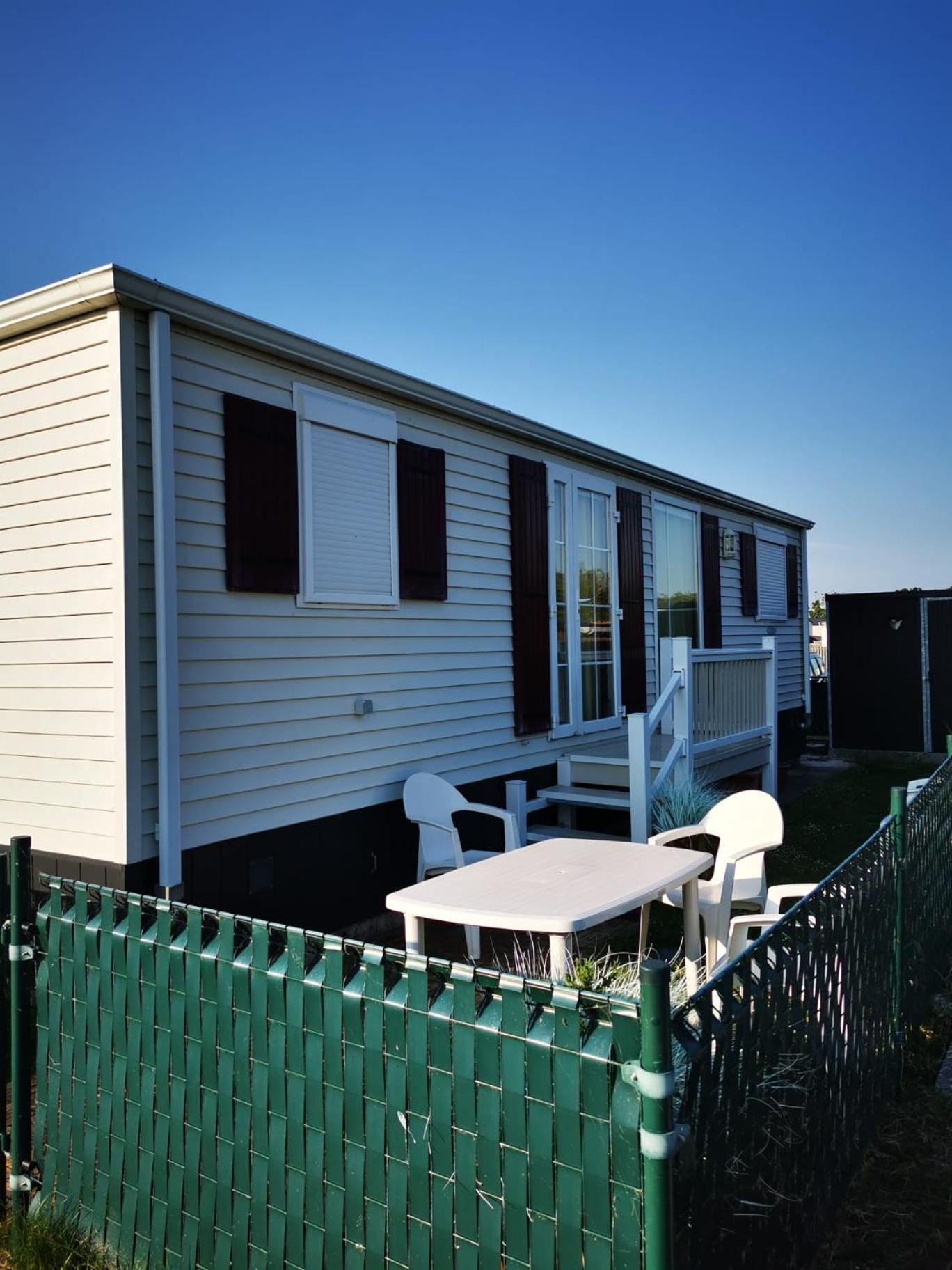 Mobile Home photo 2