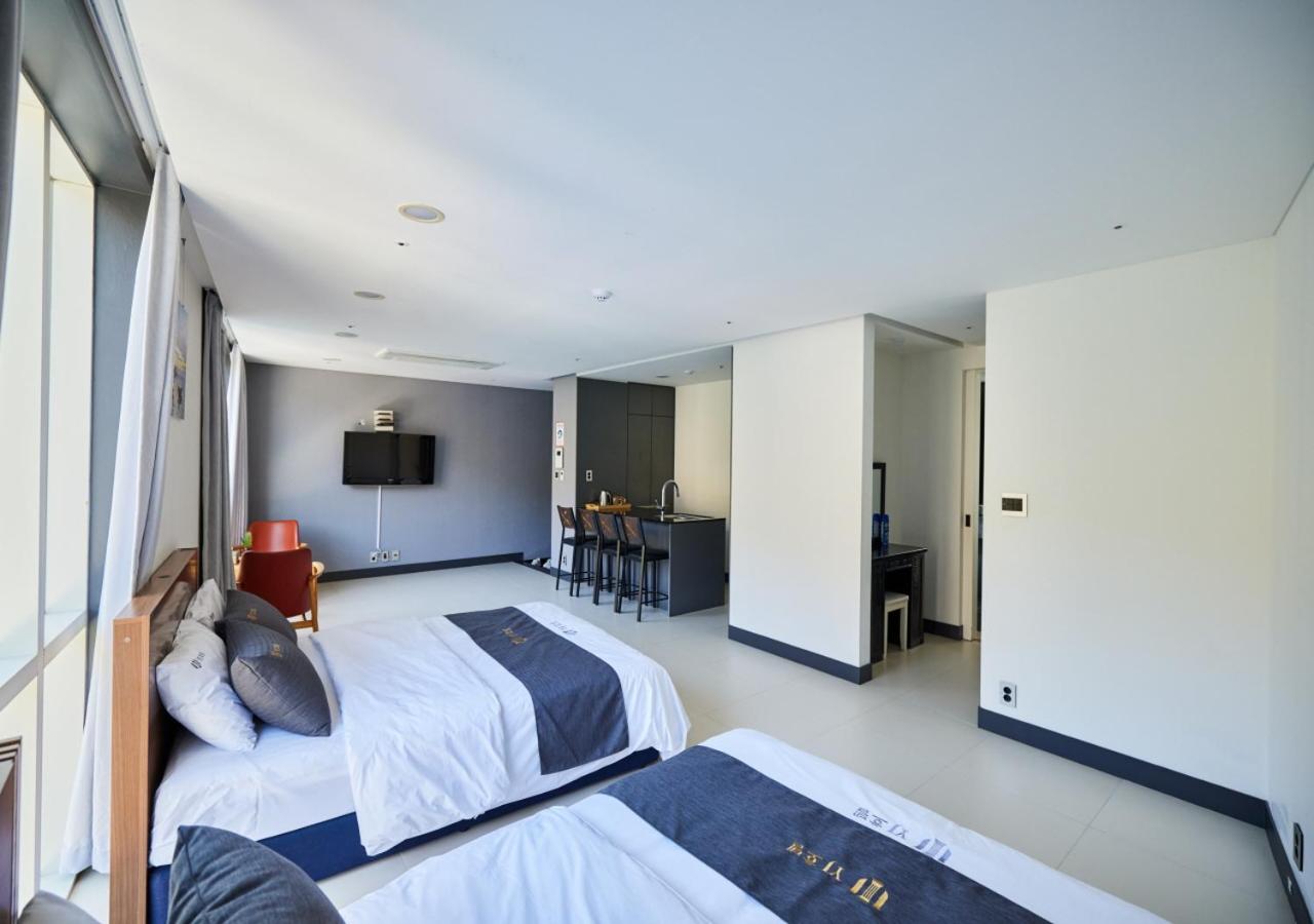 Deluxe Twin Room - Photo 7