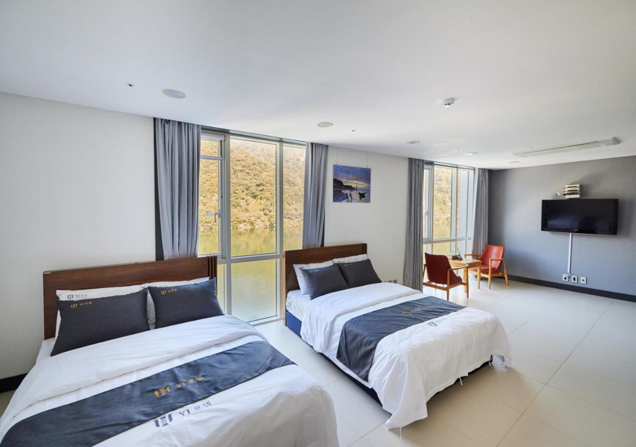 Deluxe Twin Room - Photo 1