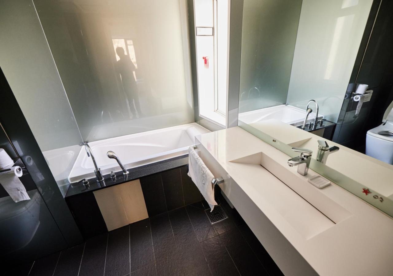 Deluxe Twin Room - Photo 6