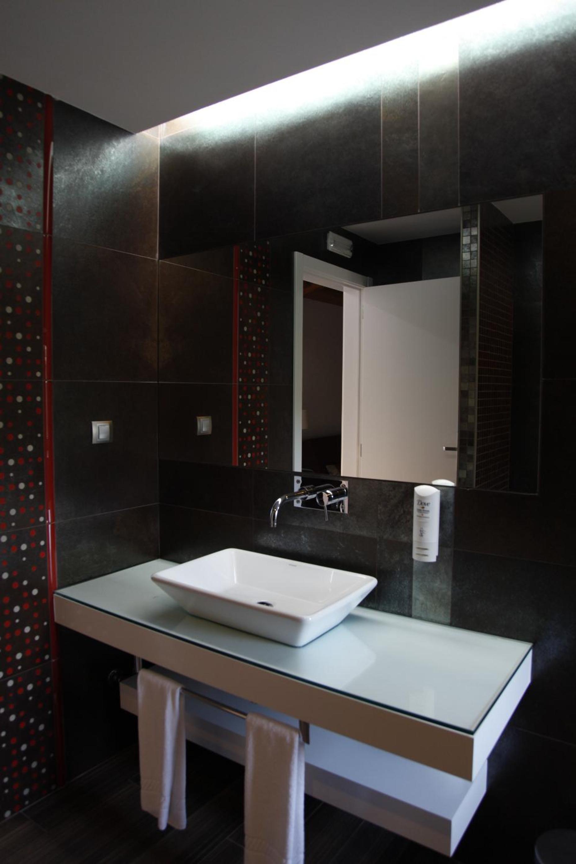 Triple Room with Garden View - Photo 2