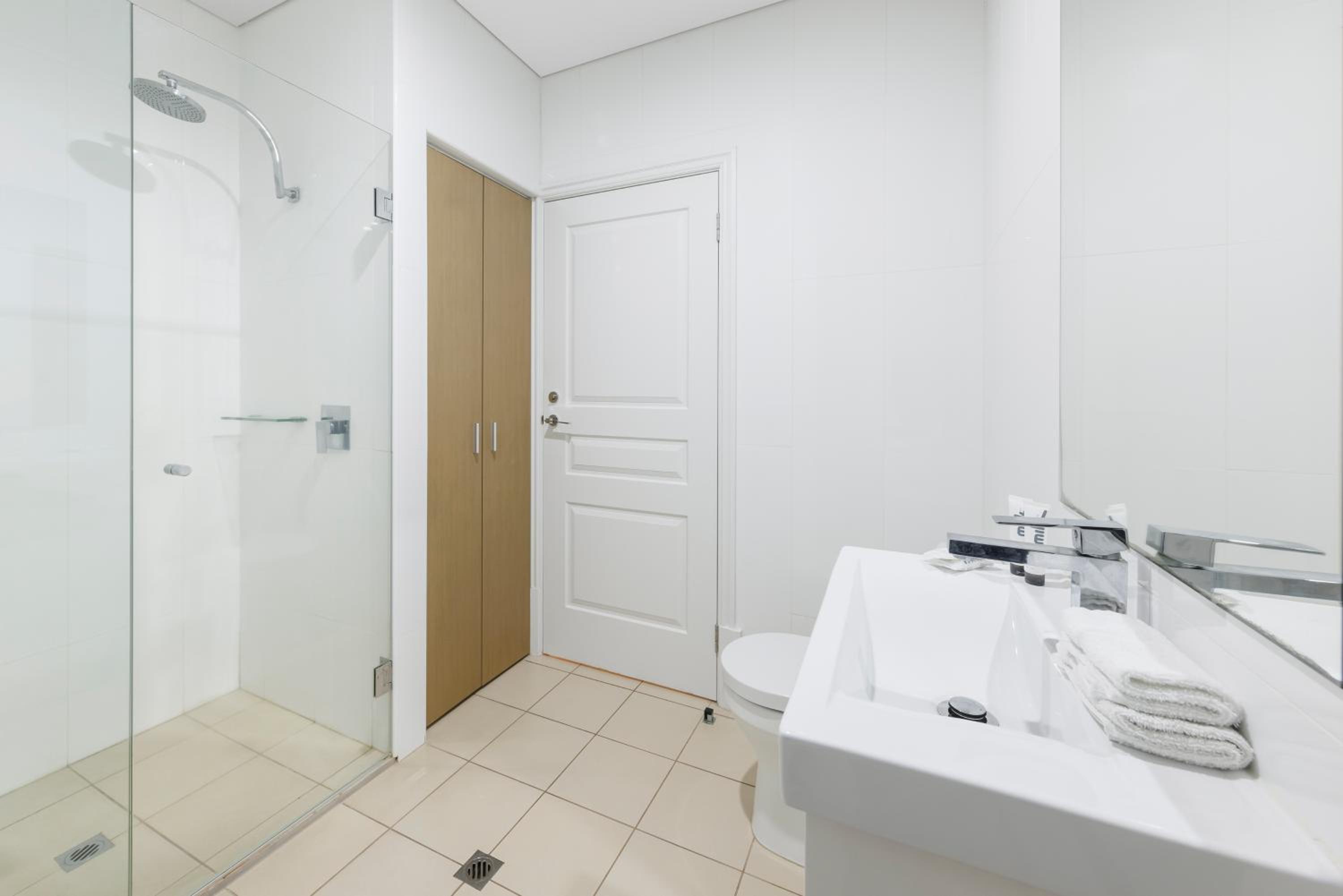 One-Bedroom Apartment - Photo 3