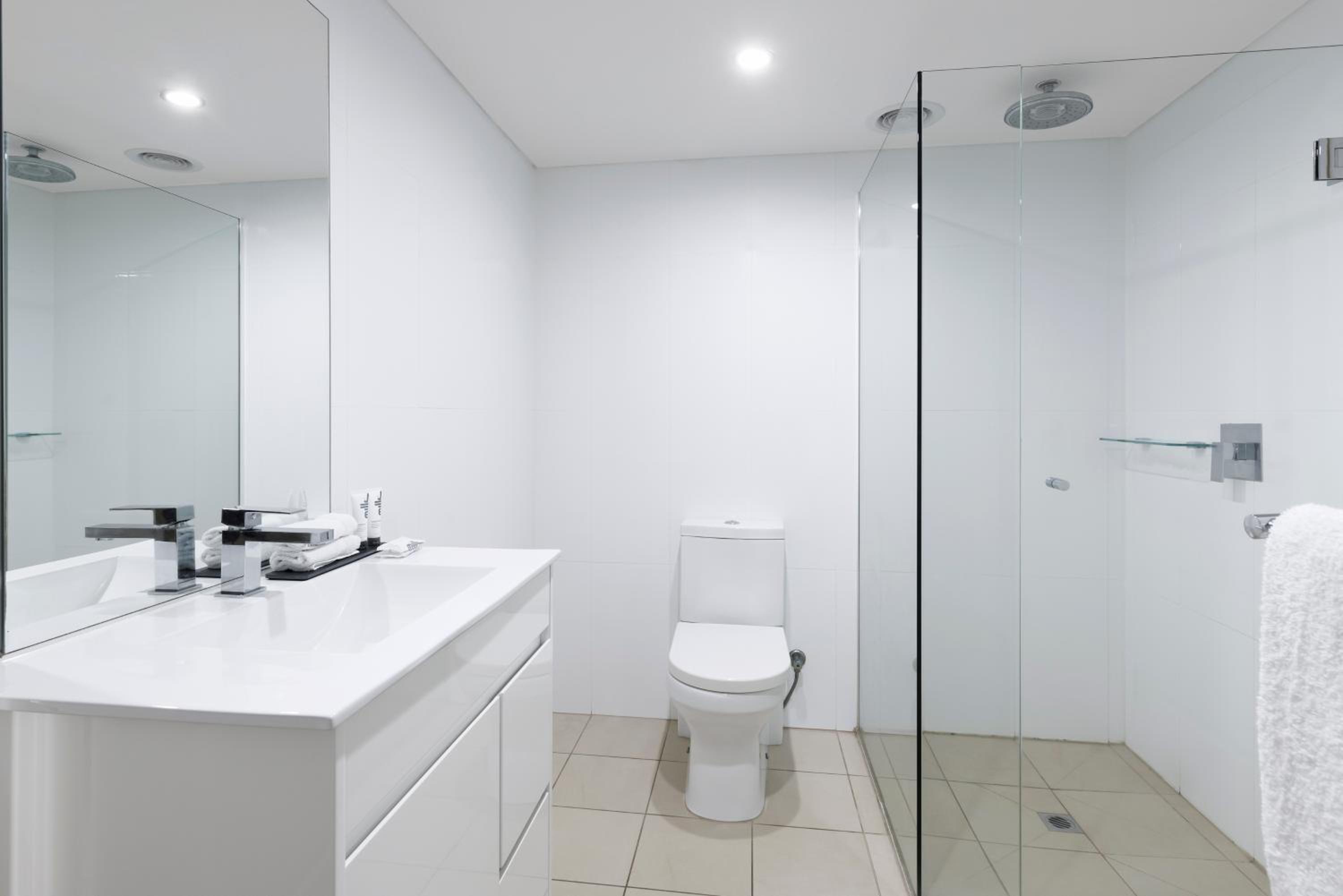 One-Bedroom Apartment - Photo 4