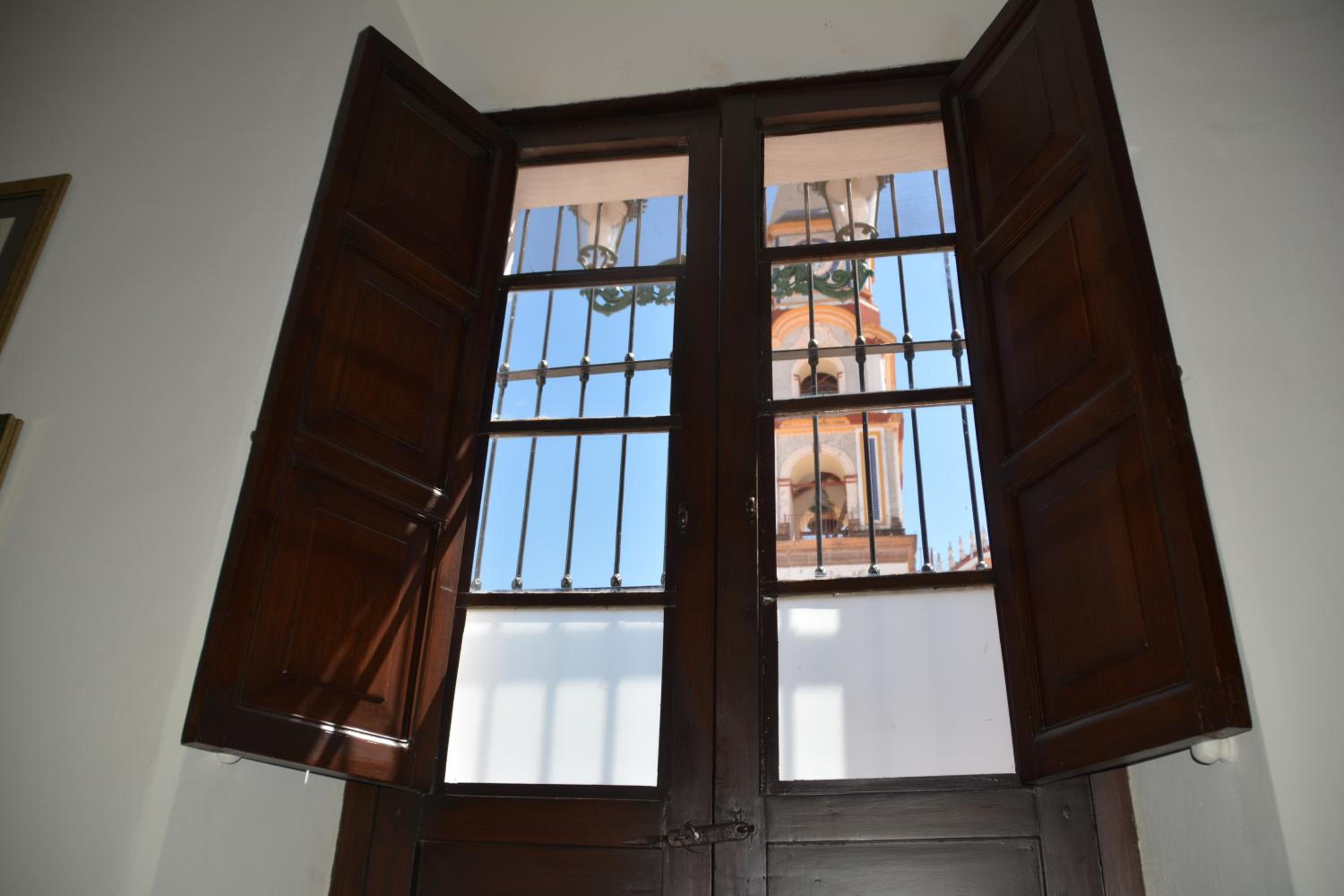 Deluxe King Room photo 2