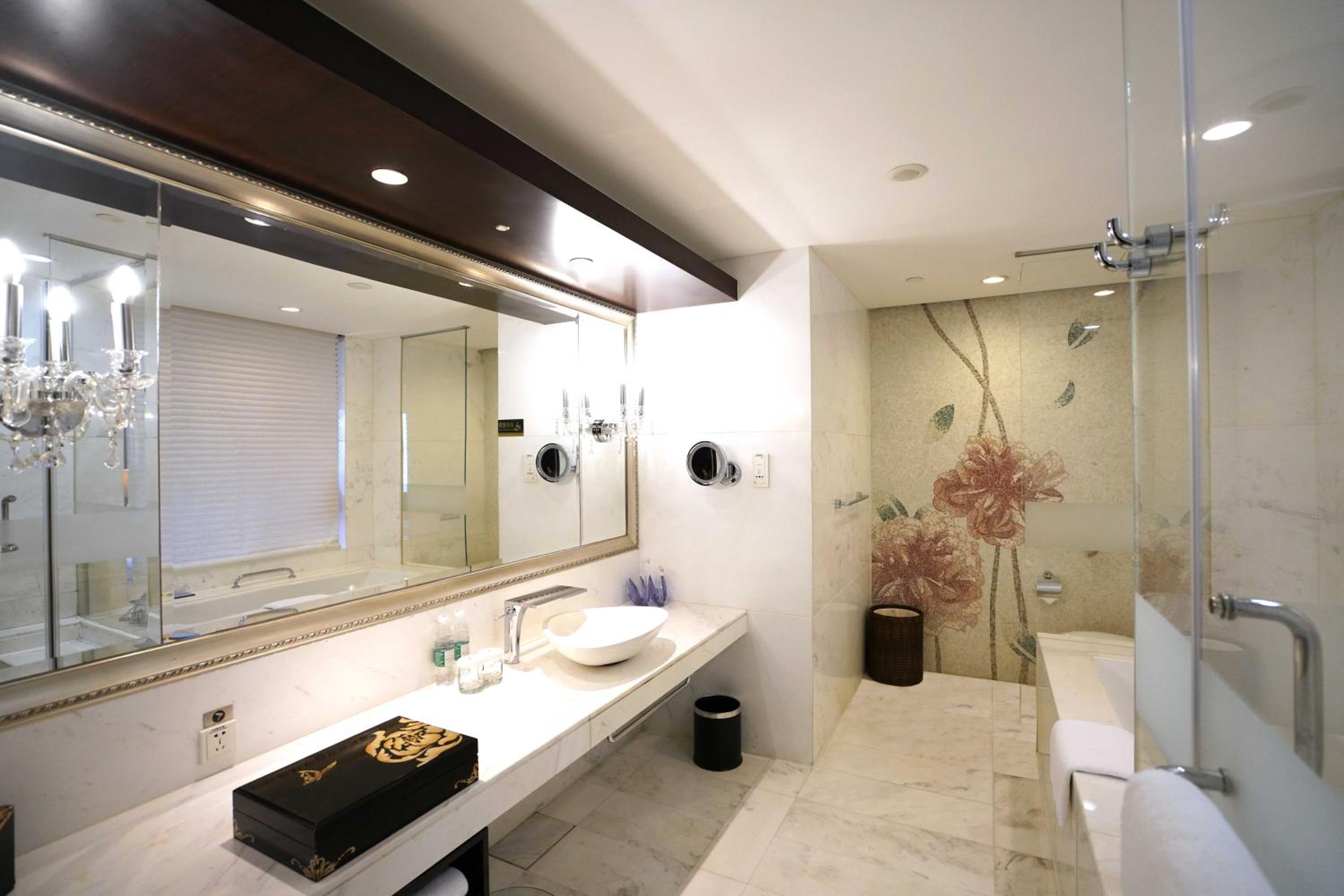 Premium King Room with Sea View - Lounge Access - Photo 2