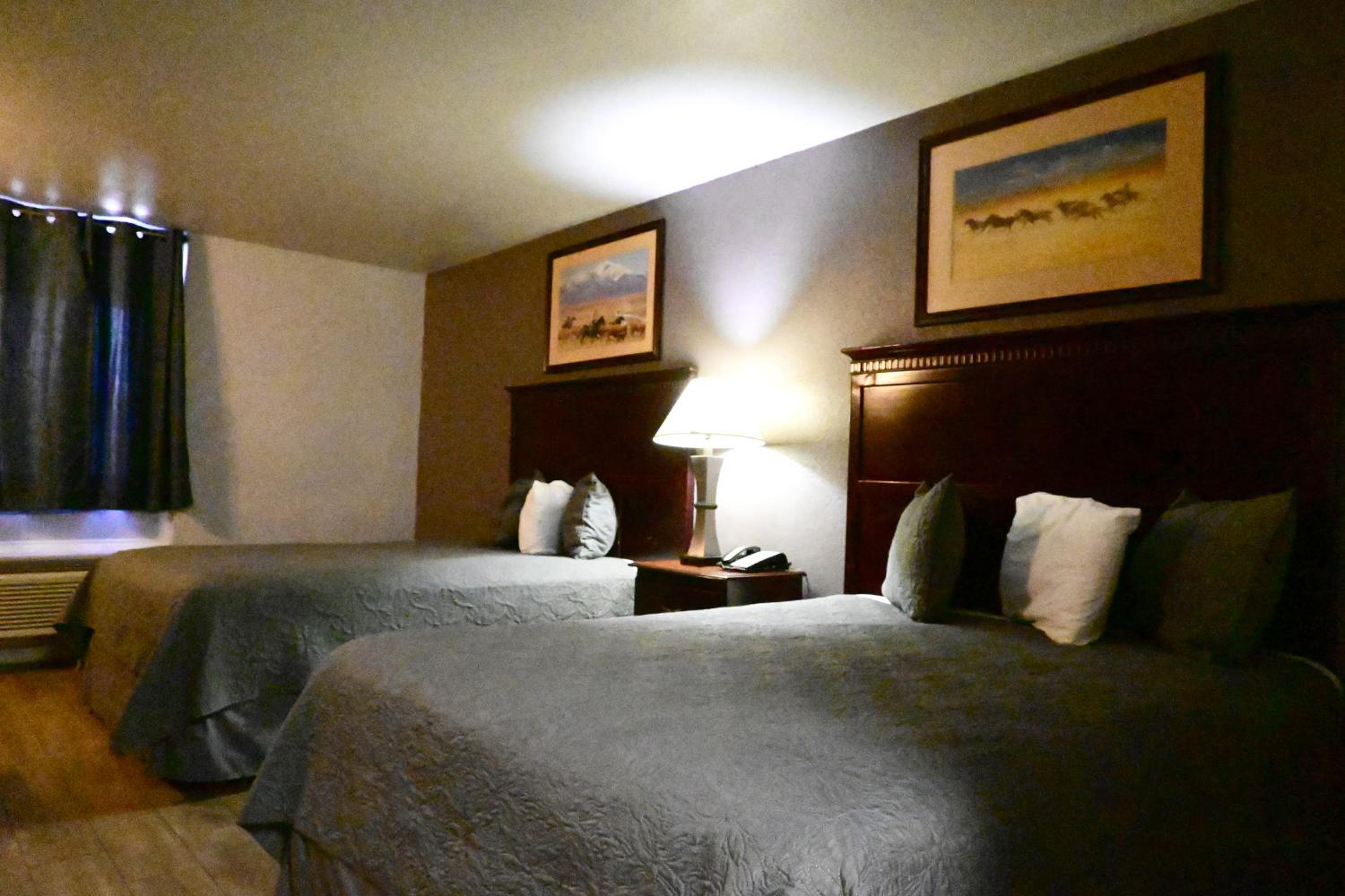 Supreme Queen Room with Two Queen Beds - Photo 3