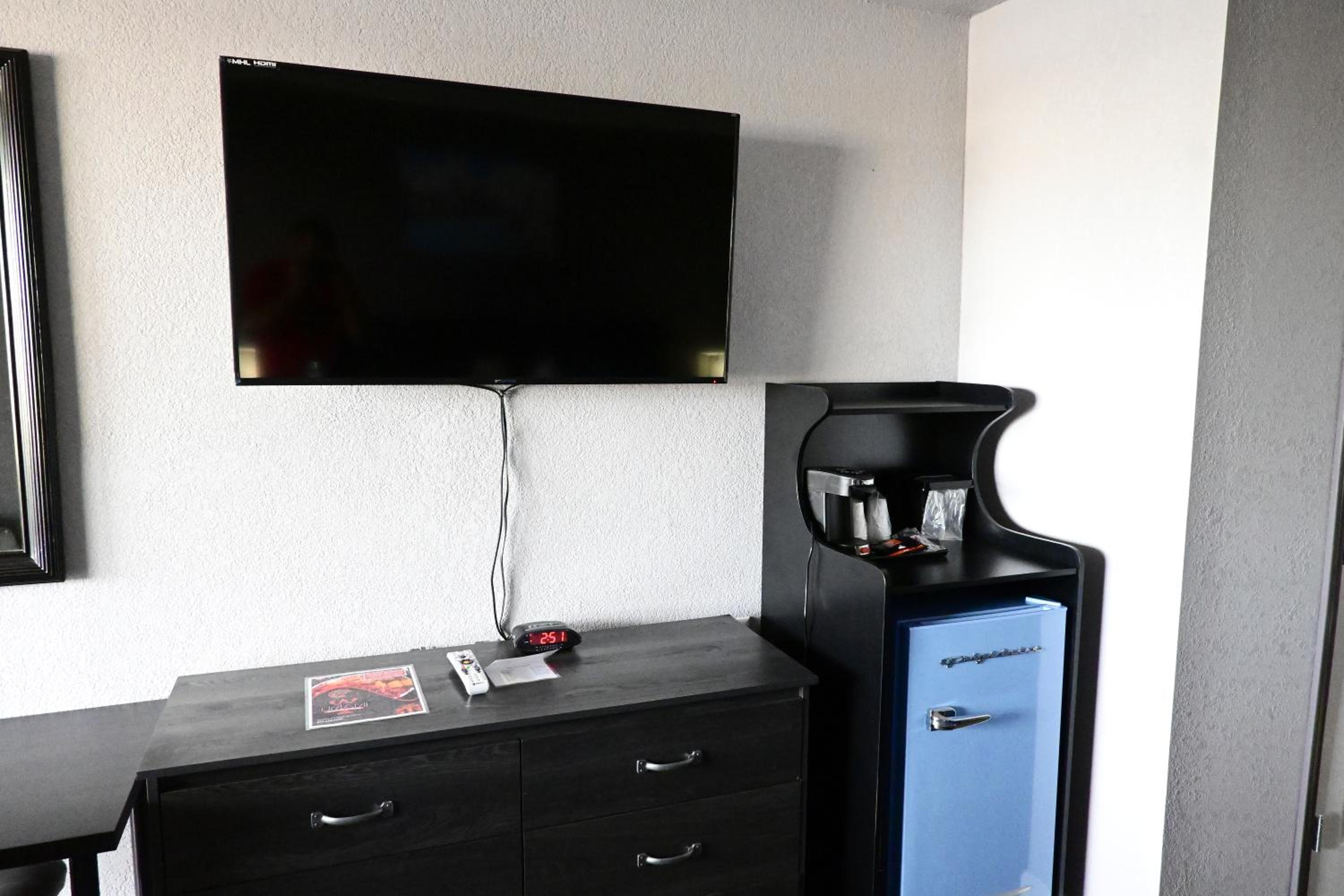 Premium King Suite - Photo 1