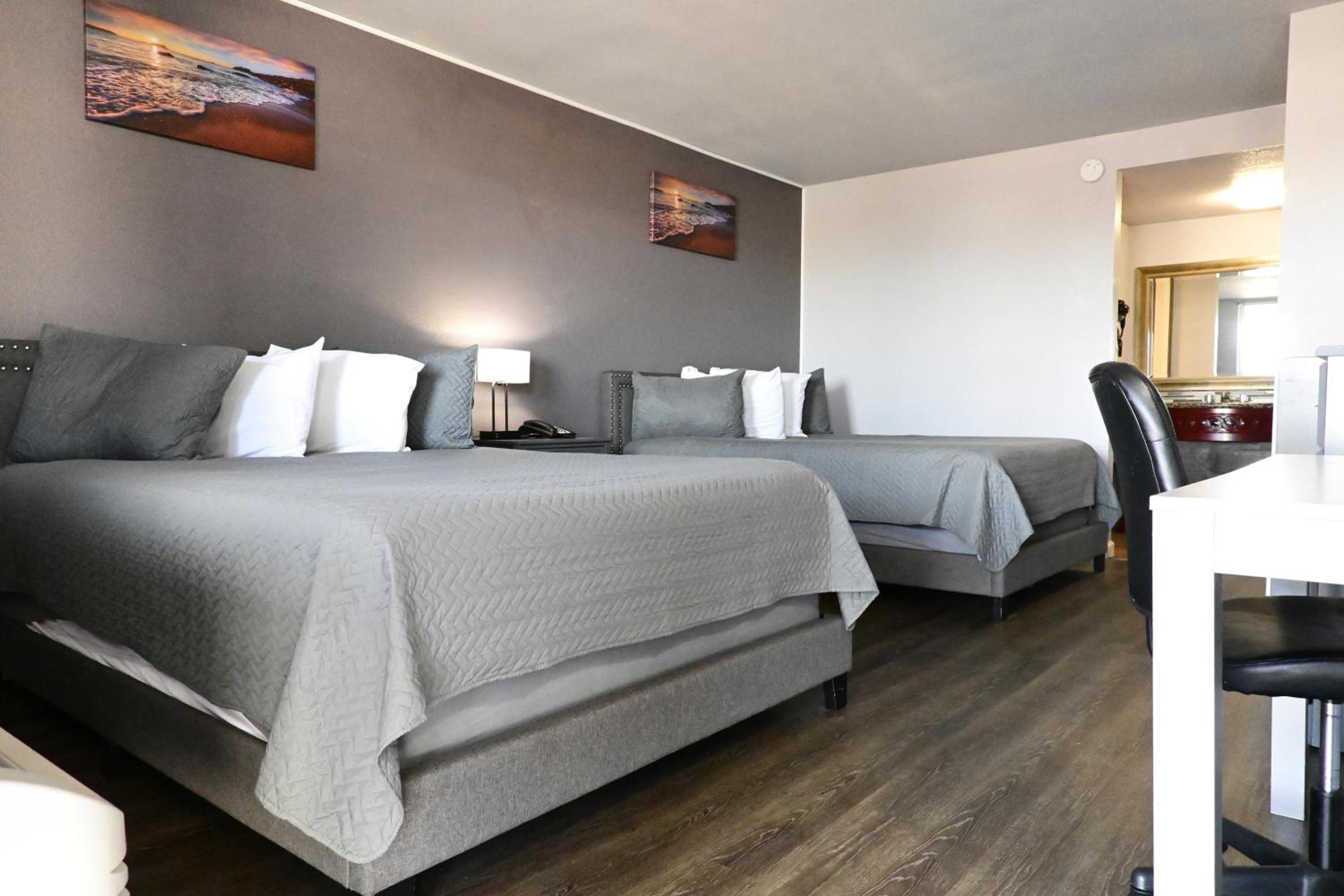 Premium 2 Queen Beds - Photo 6