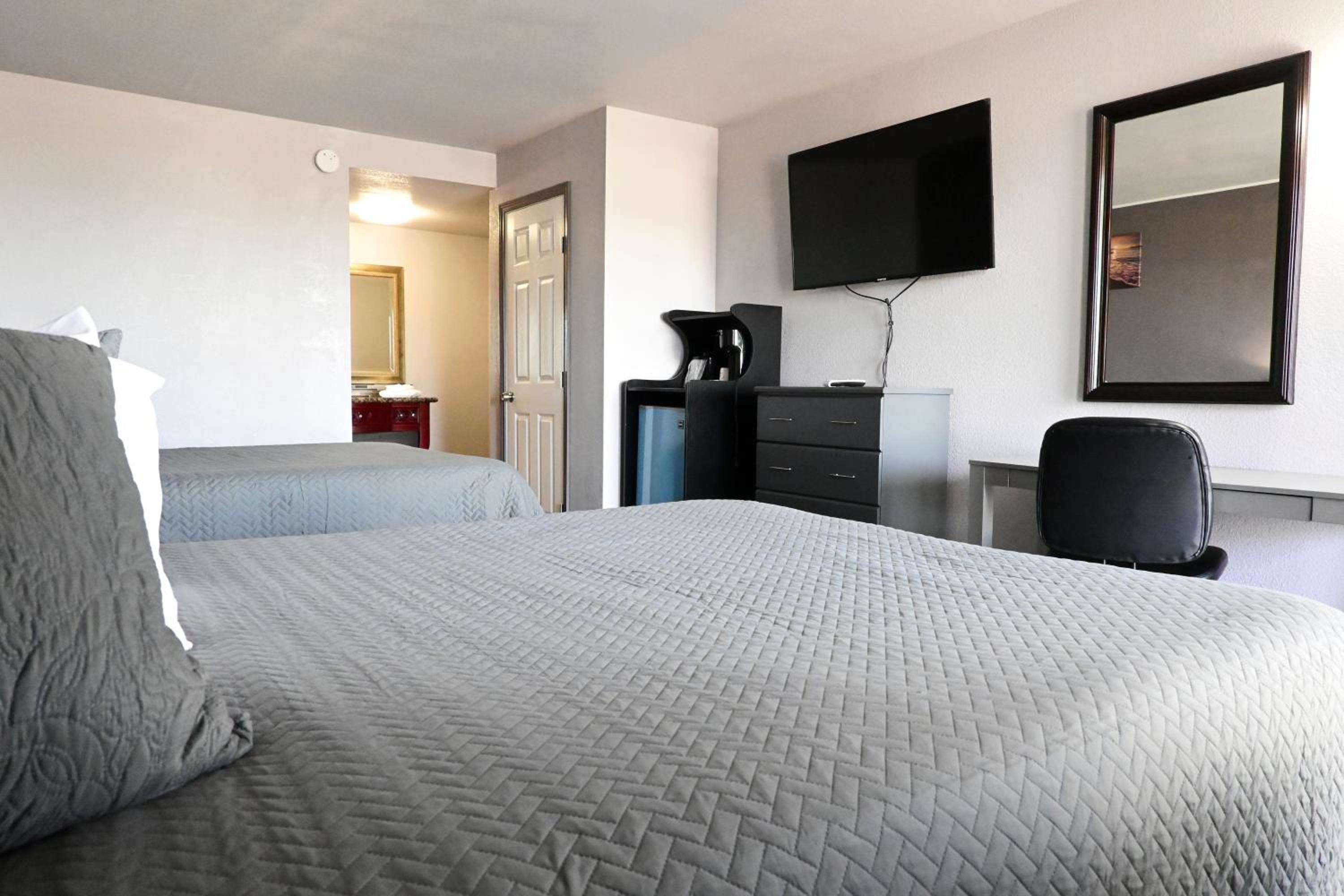 Premium 2 Queen Beds - Photo 4