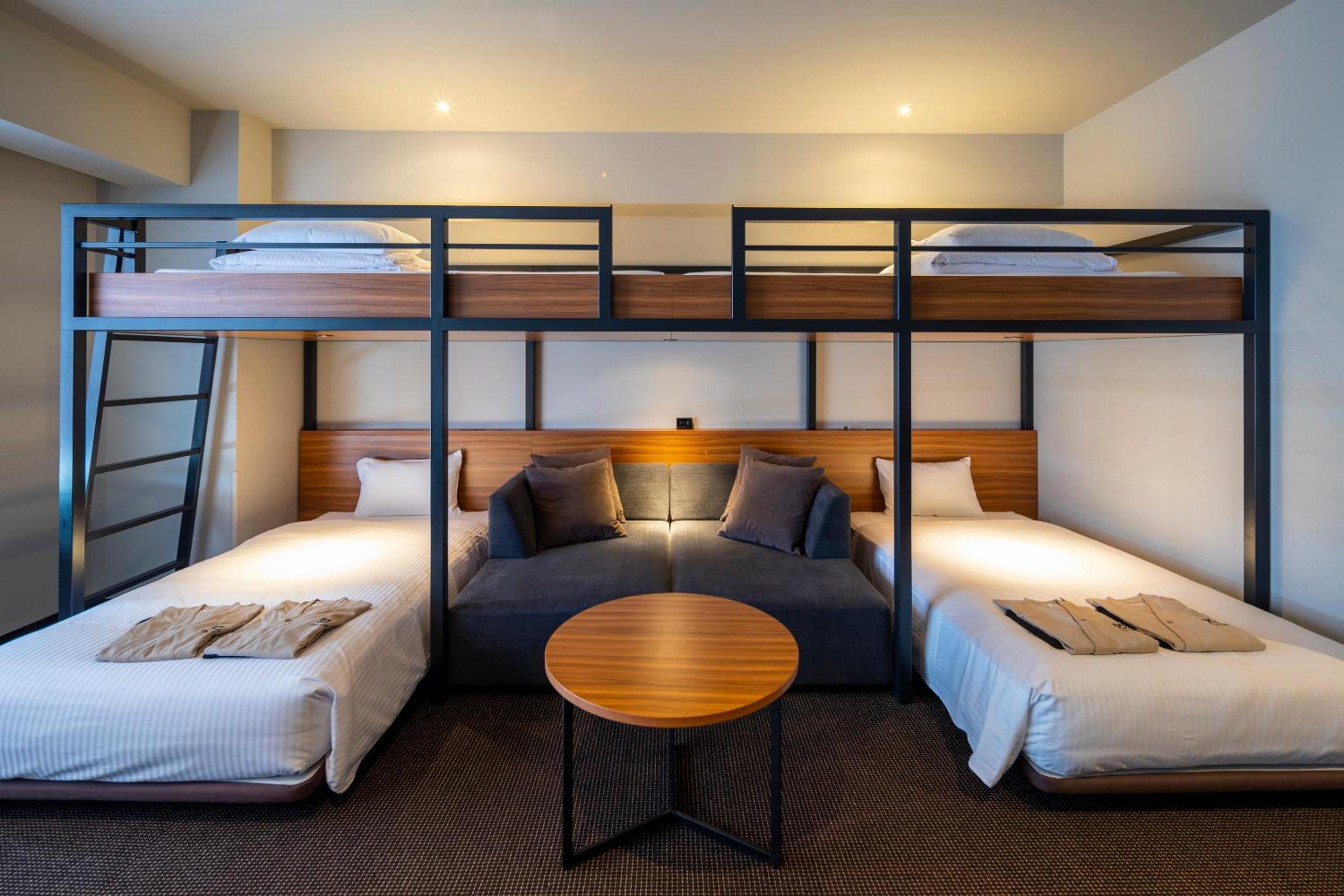 Deluxe Quadruple Room - Photo 3