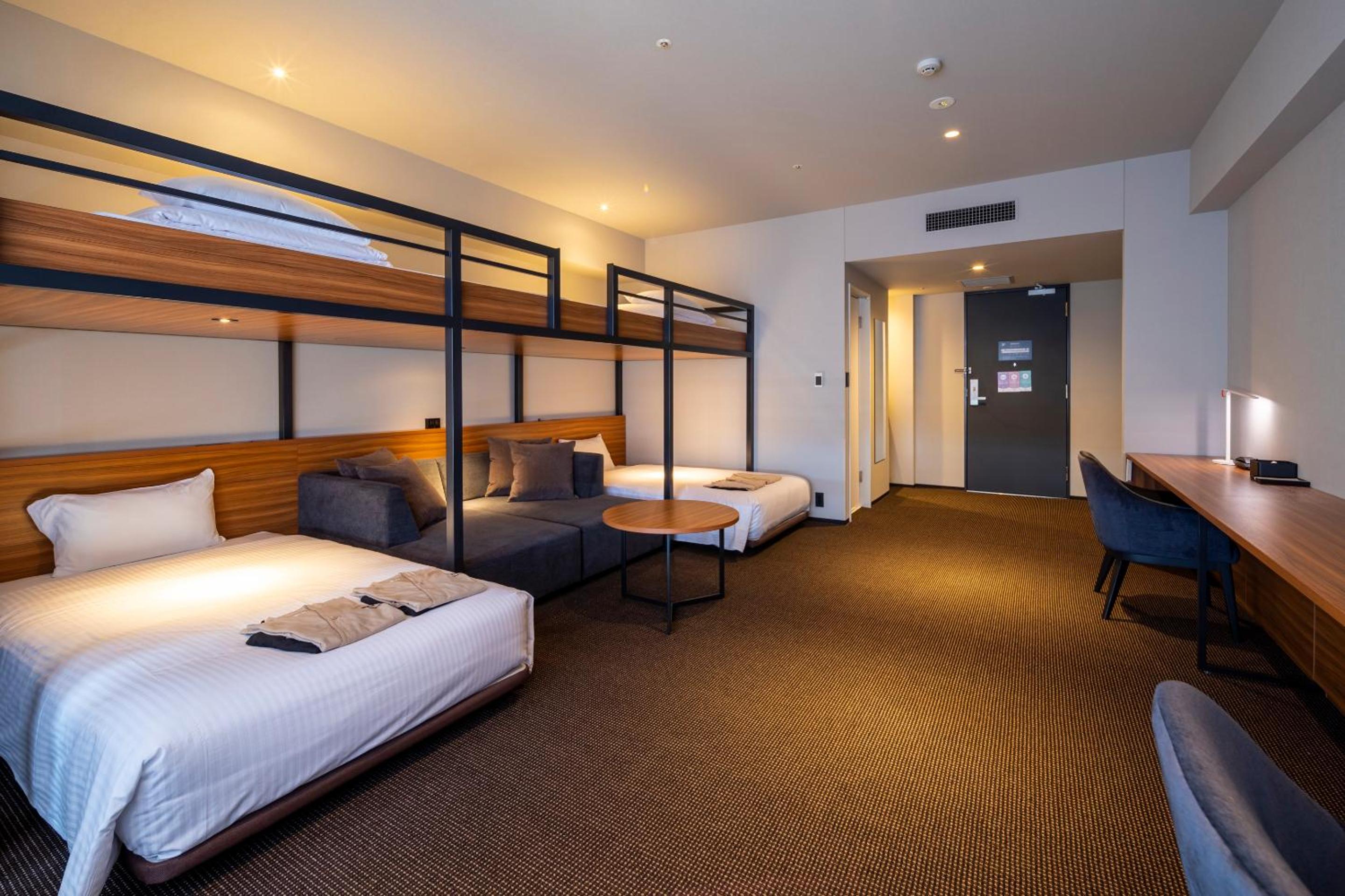 Deluxe Quadruple Room - Photo 2
