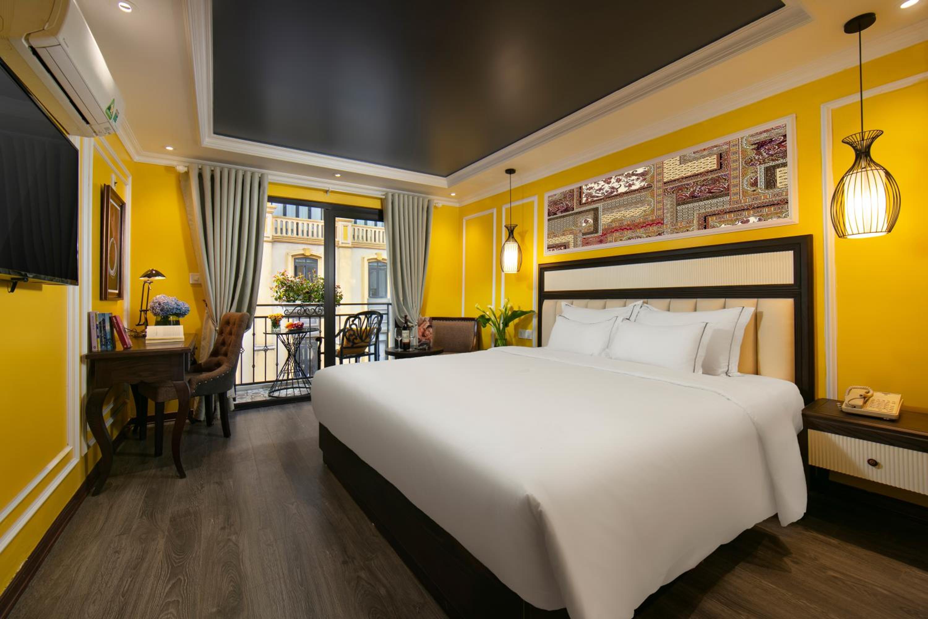 Junior Suite with Balcony