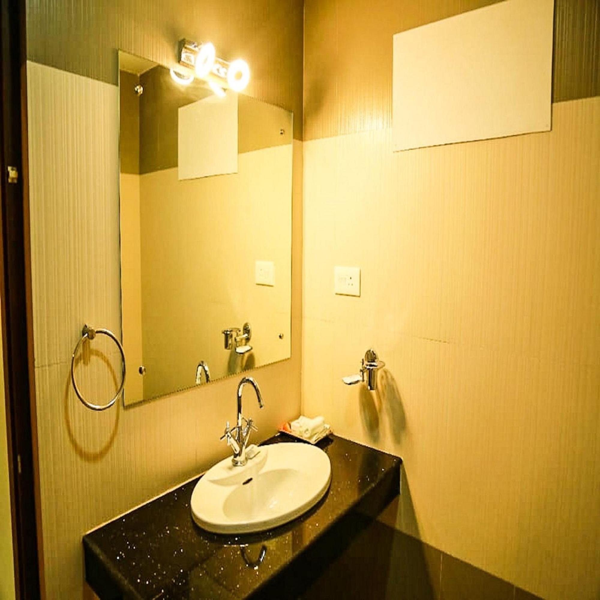 Superior King Room photo 3