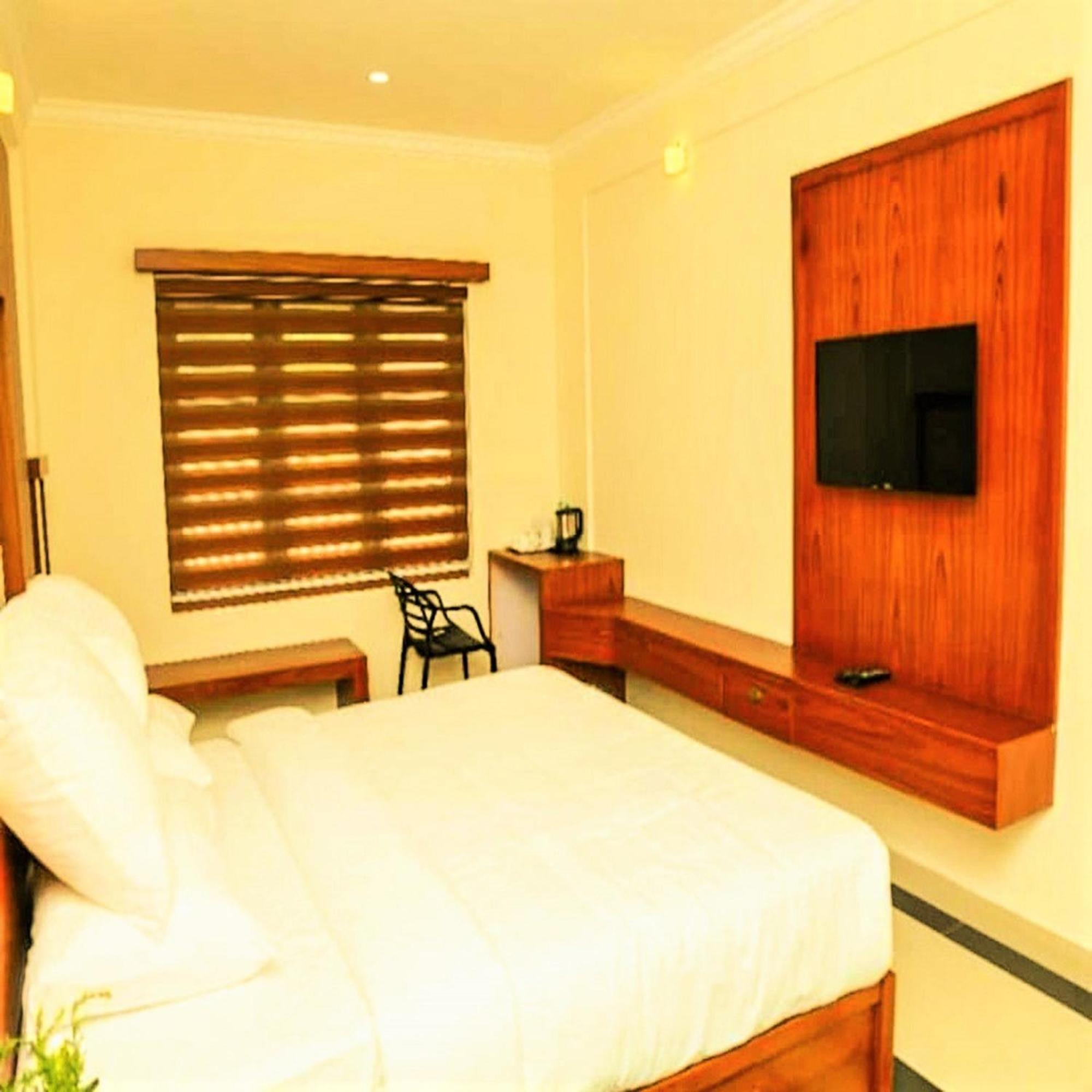 Budget Double Room photo 2