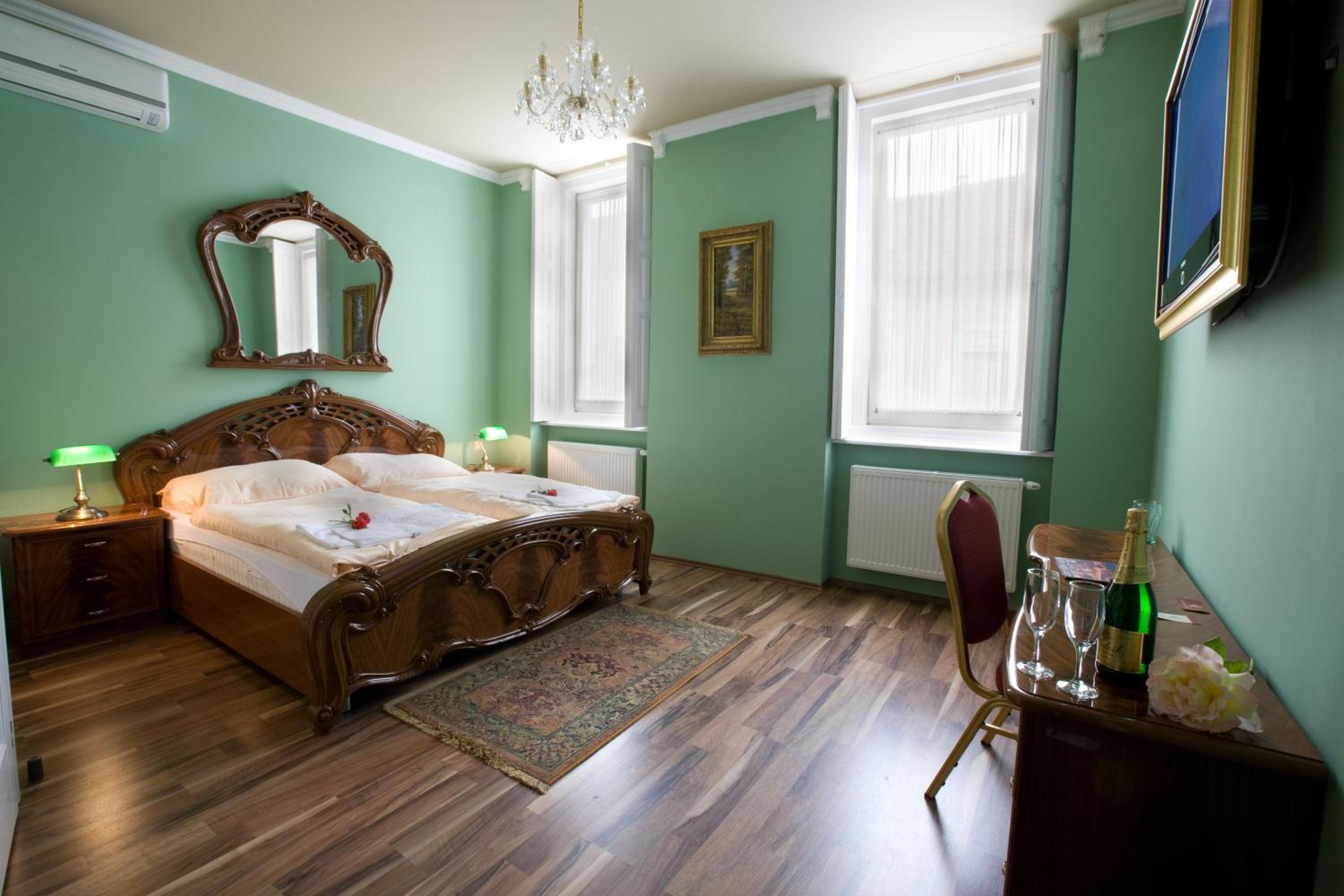 Standard Double or Twin Room - Photo 1