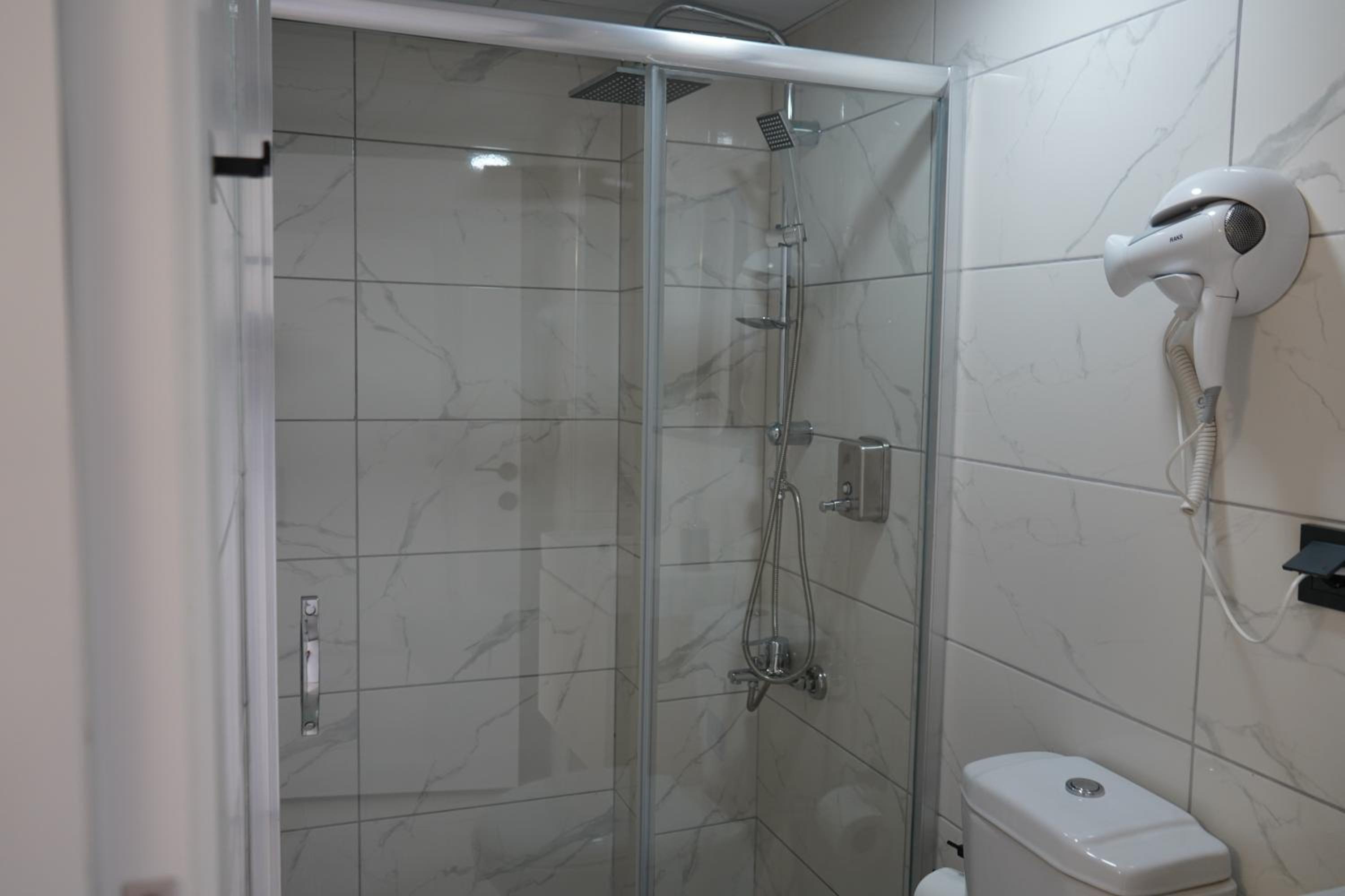 Double Room - Photo 28