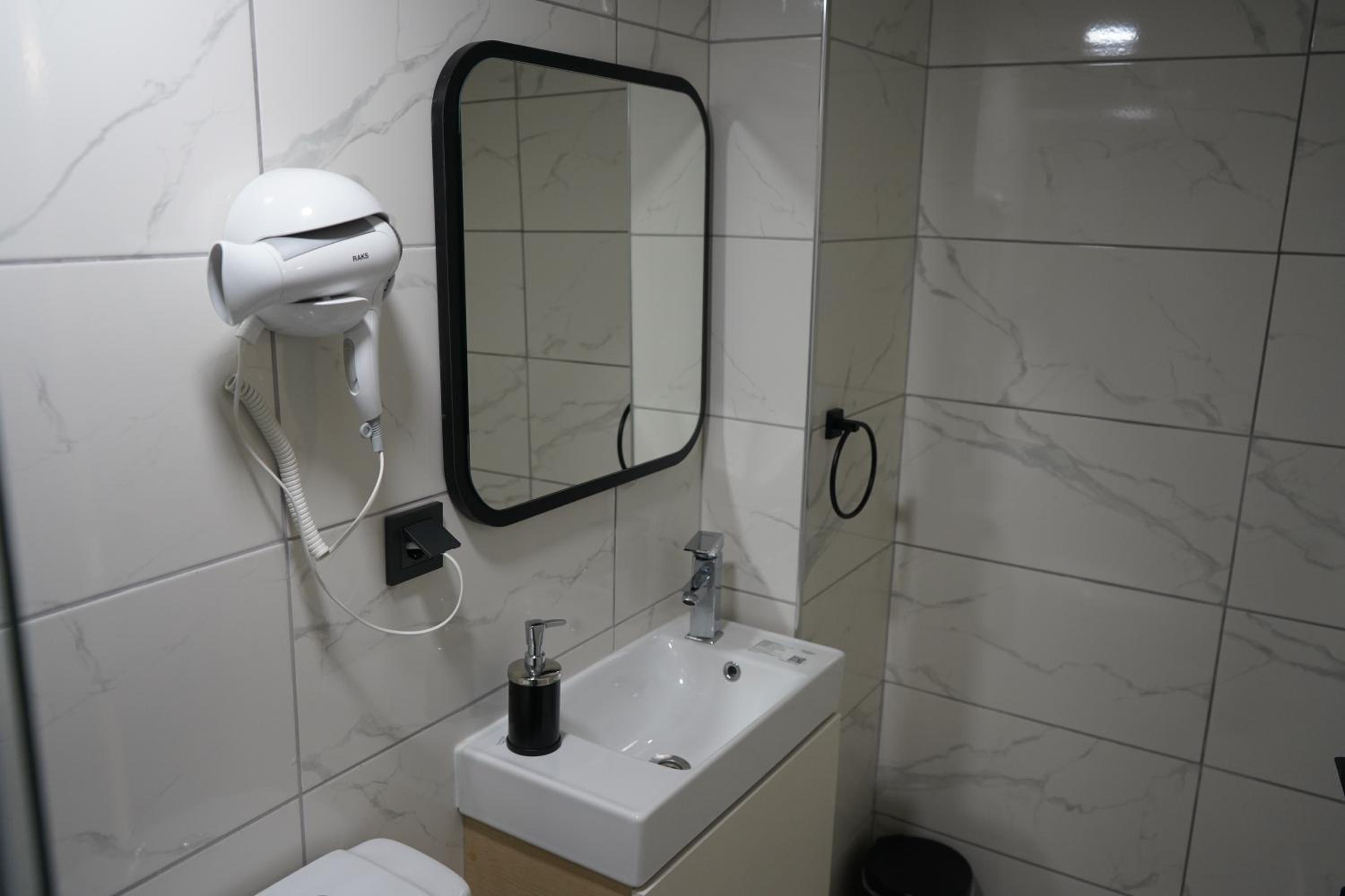 Double Room - Photo 22