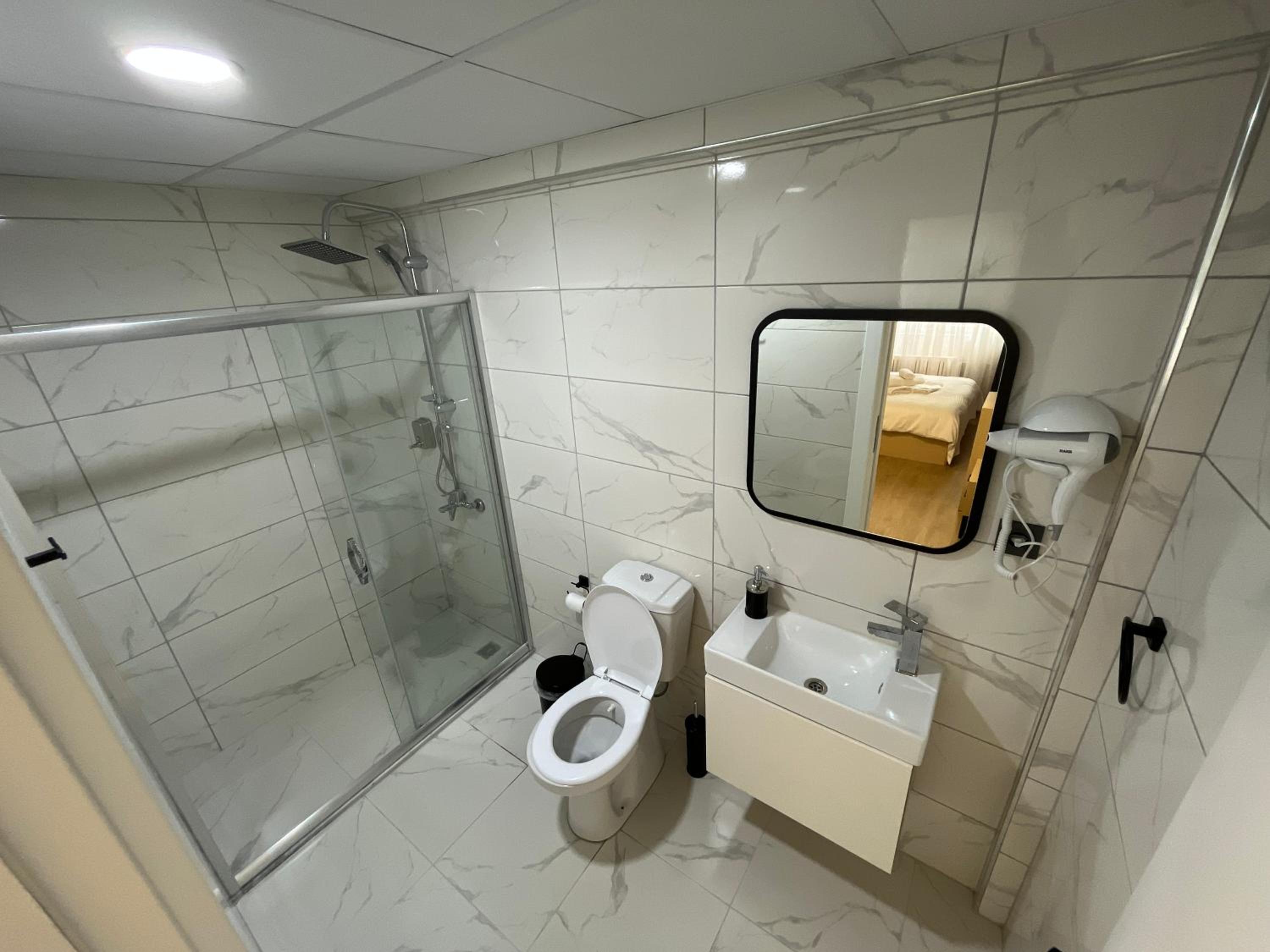 Double Room - Photo 21