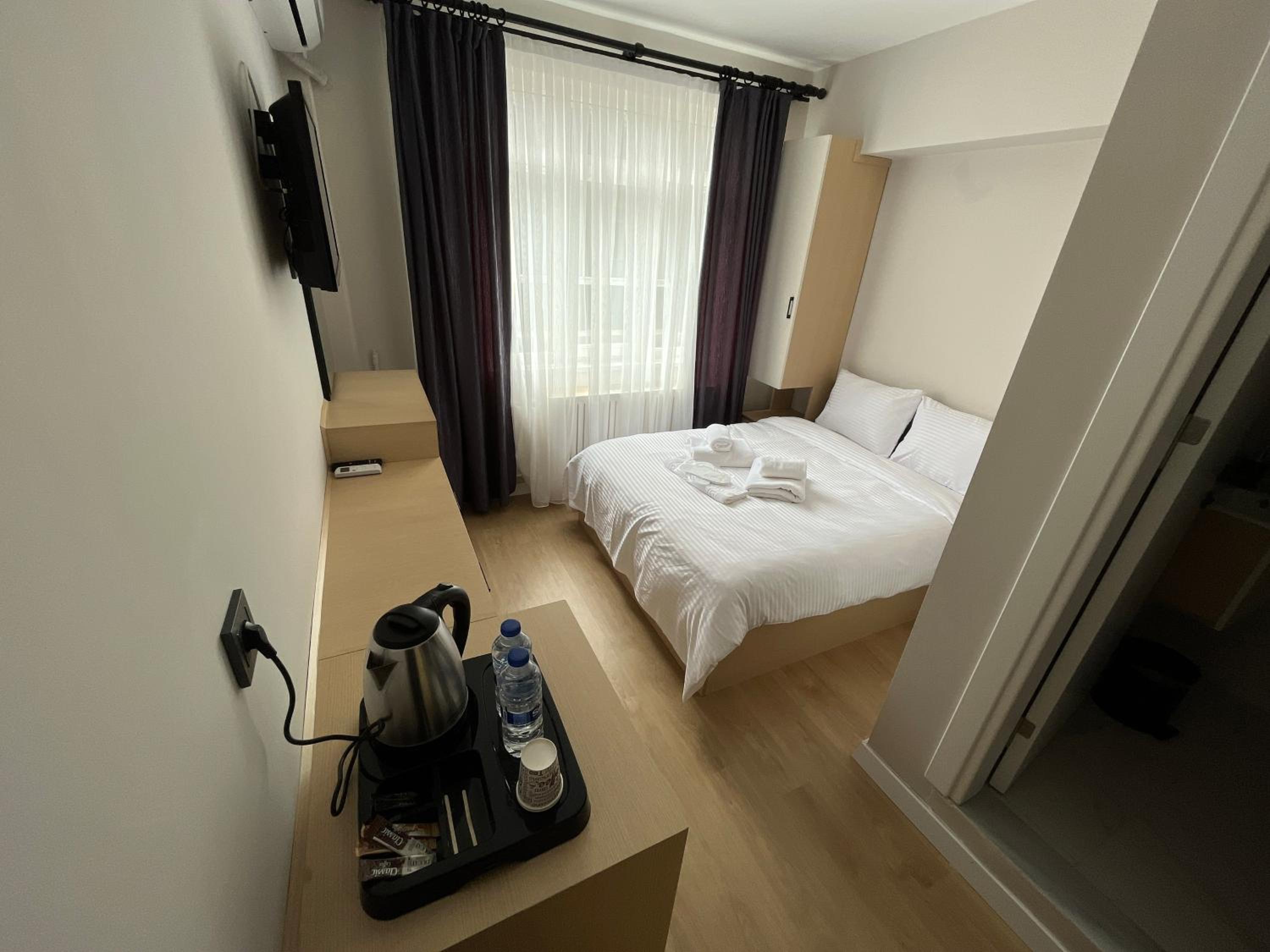 Economy Double Room - Photo 18